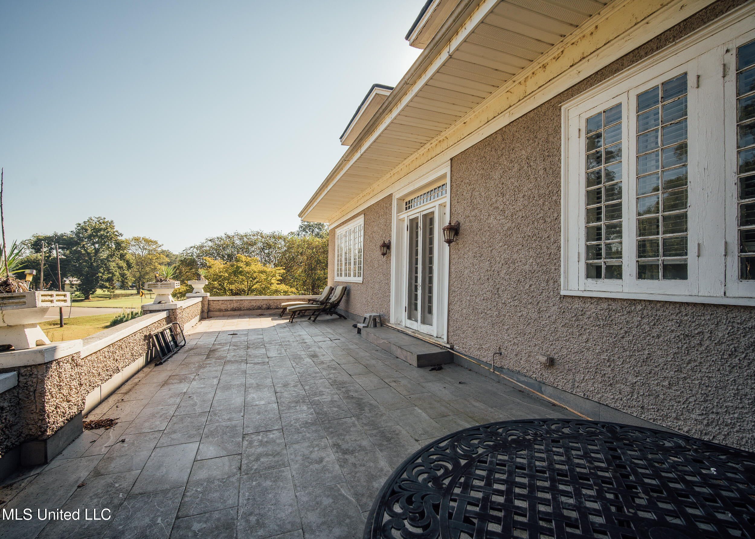 300 Elizabeth Street Property Photo 26