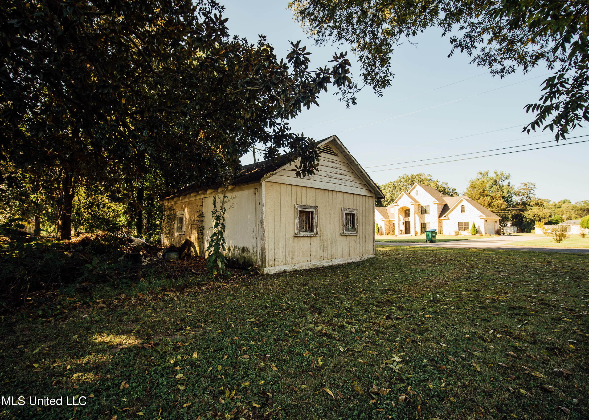 300 Elizabeth Street Property Photo 30