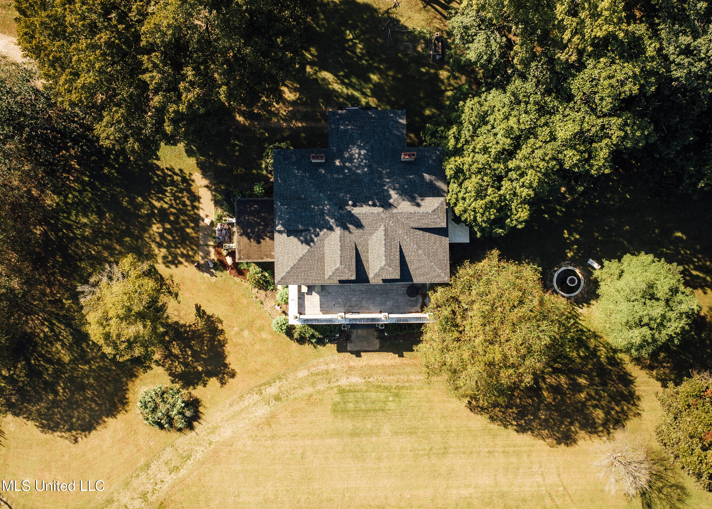 300 Elizabeth Street Property Photo 32