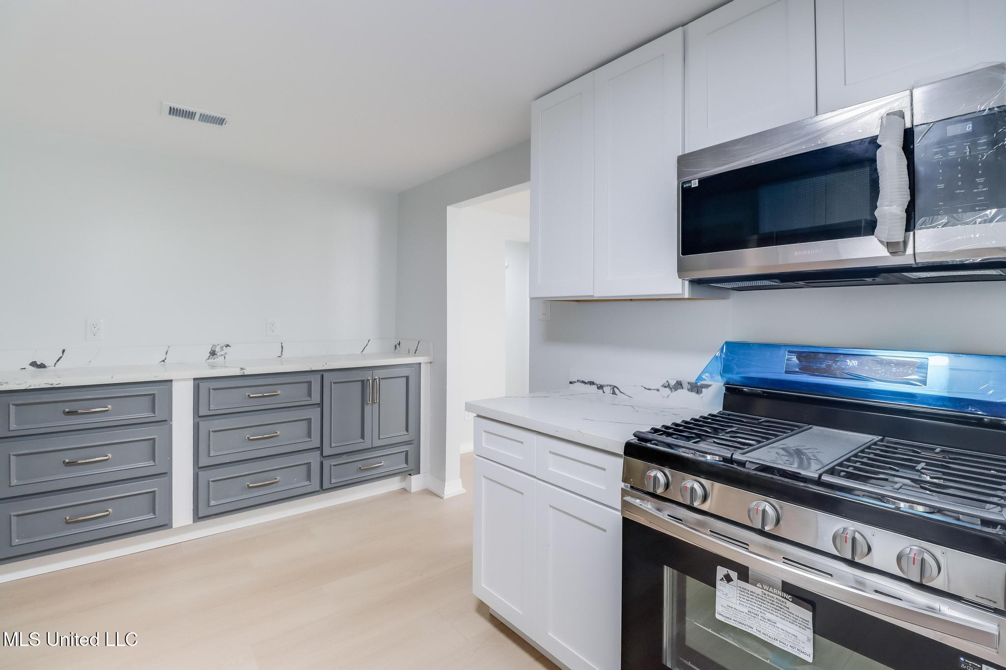 330 Croesus Street Property Photo 8