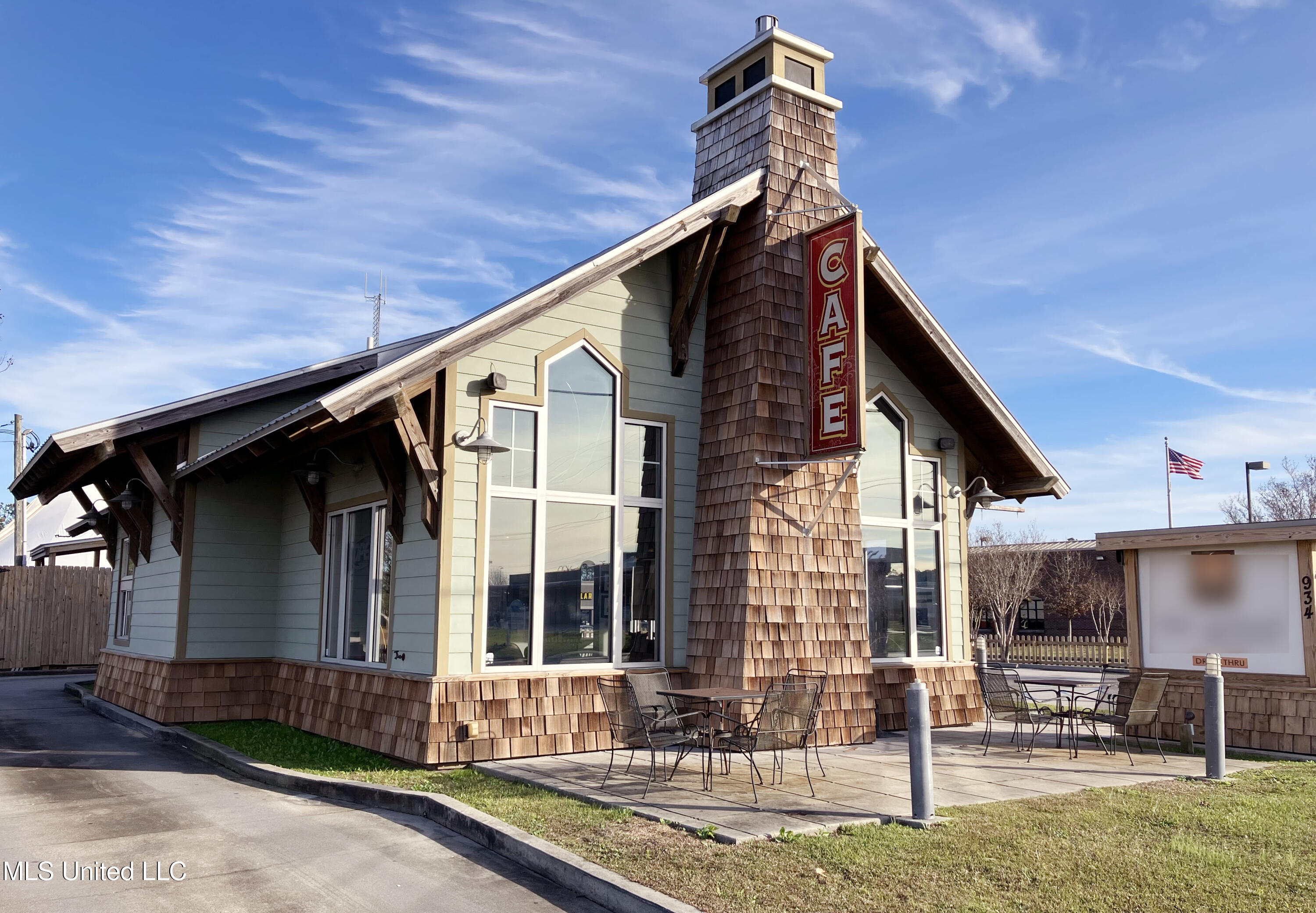 934 Cedar Lake Road Property Photo 1