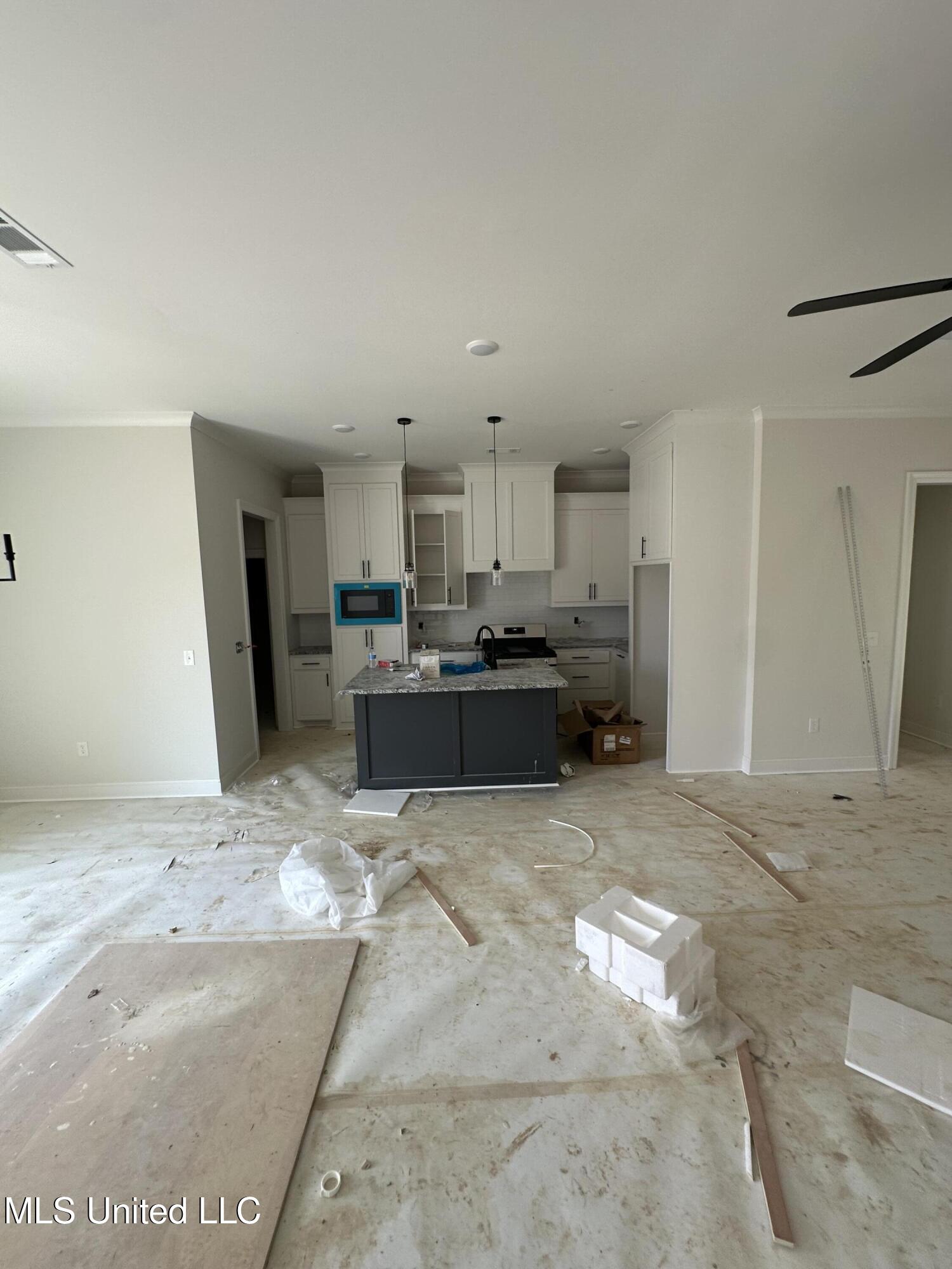 951 Riverside Lane Property Photo 2