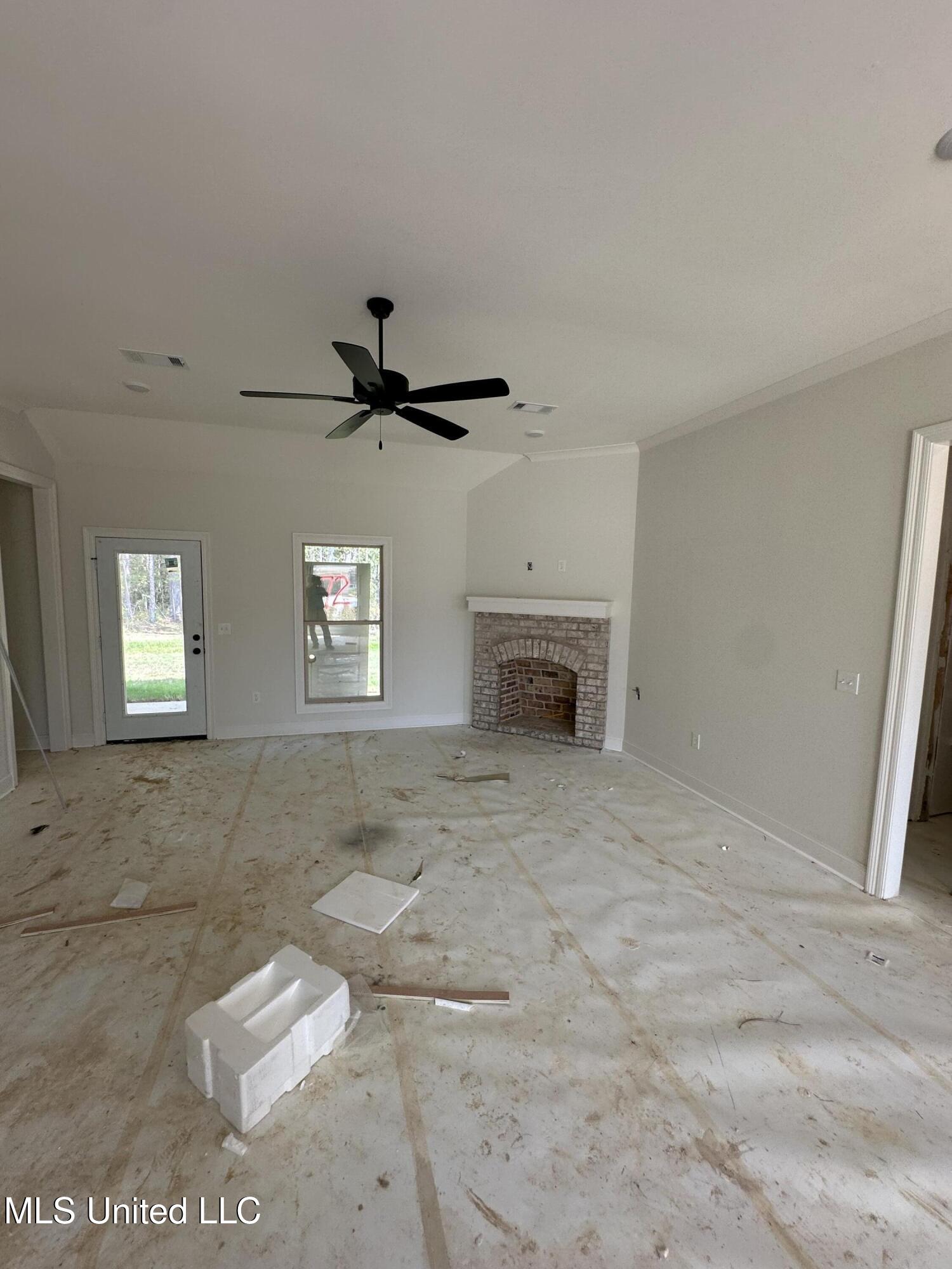 951 Riverside Lane Property Photo 3