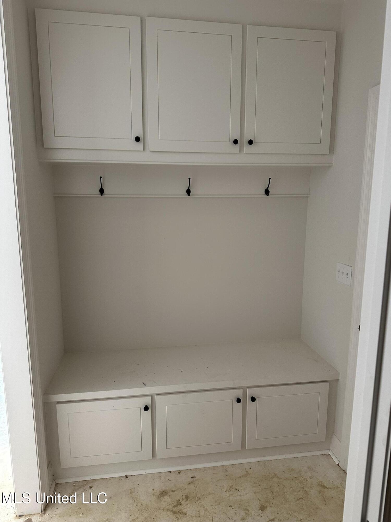 951 Riverside Lane Property Photo 6