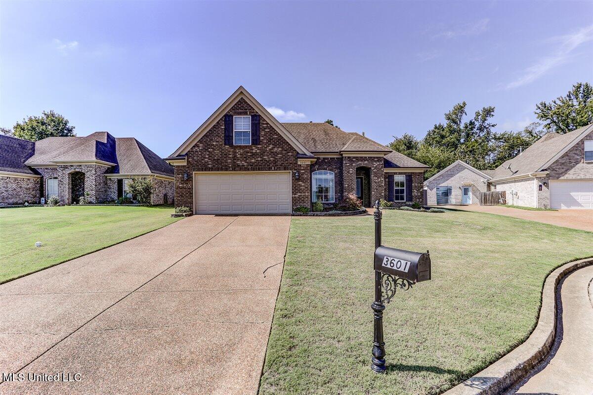 3601 Harvest Tree Drive Property Photo 3