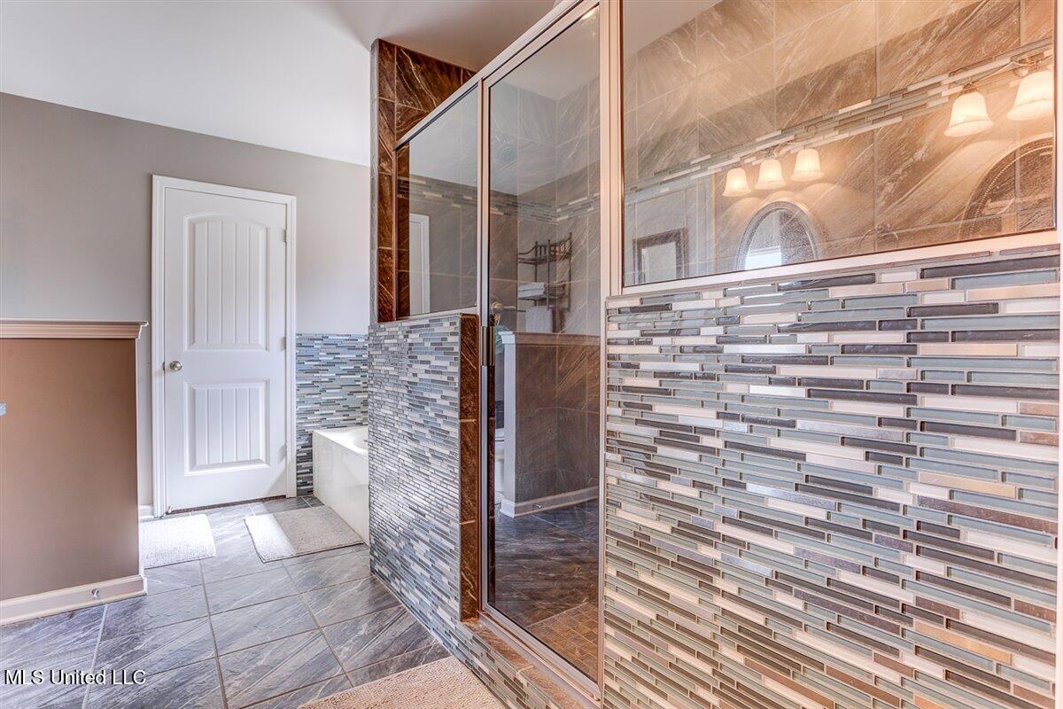 3601 Harvest Tree Drive Property Photo 23