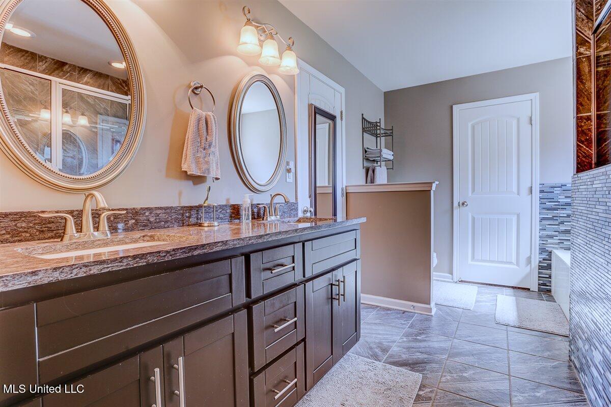 3601 Harvest Tree Drive Property Photo 25