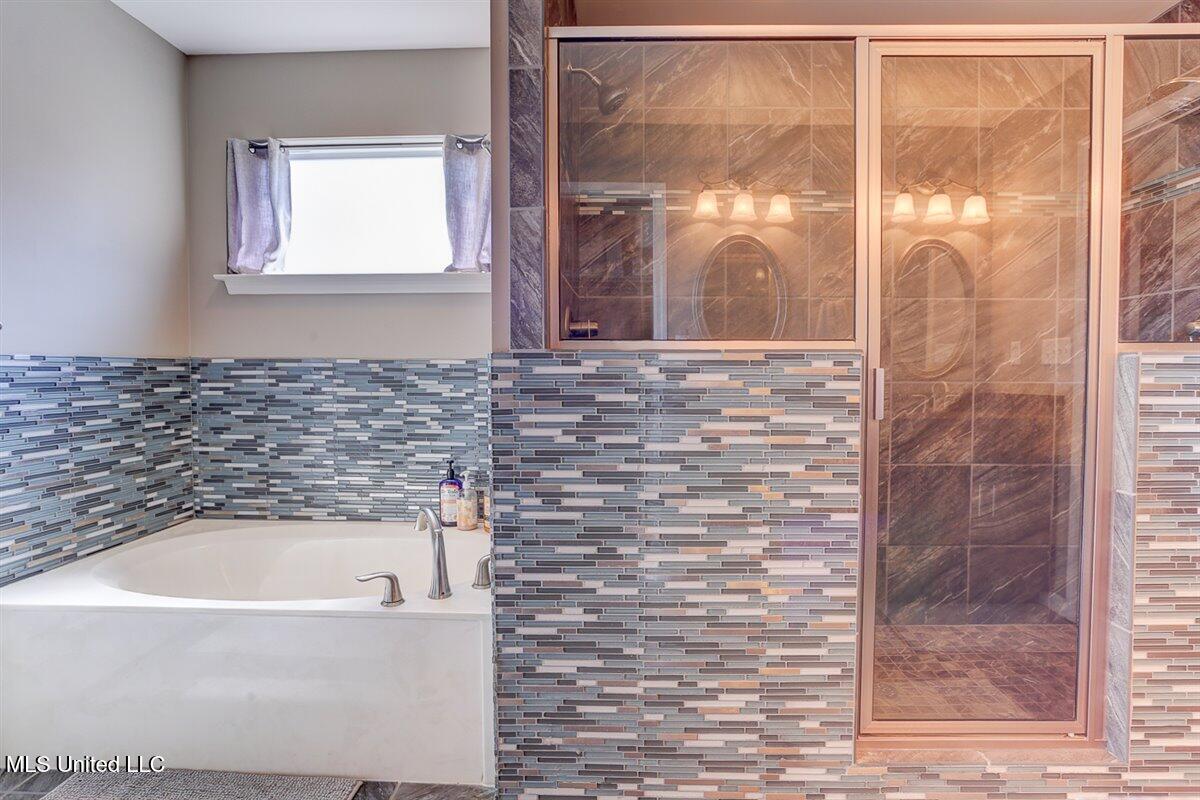 3601 Harvest Tree Drive Property Photo 26