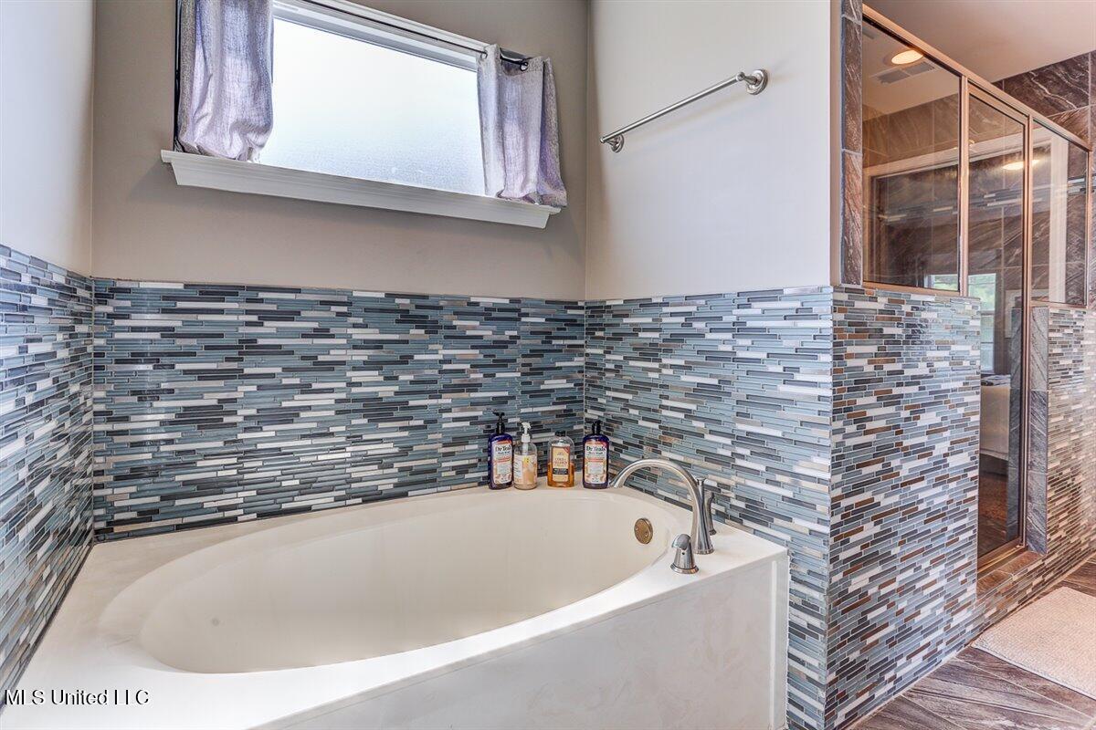 3601 Harvest Tree Drive Property Photo 27