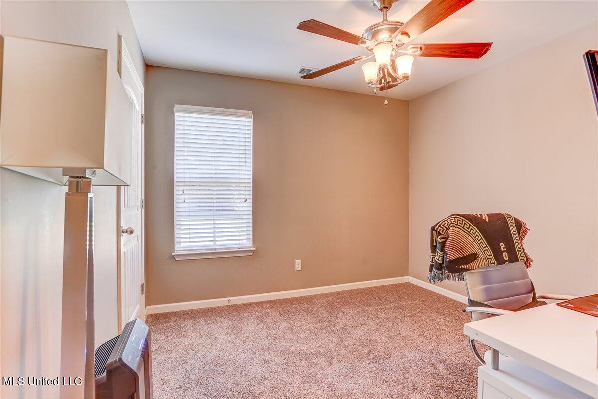 3601 Harvest Tree Drive Property Photo 32