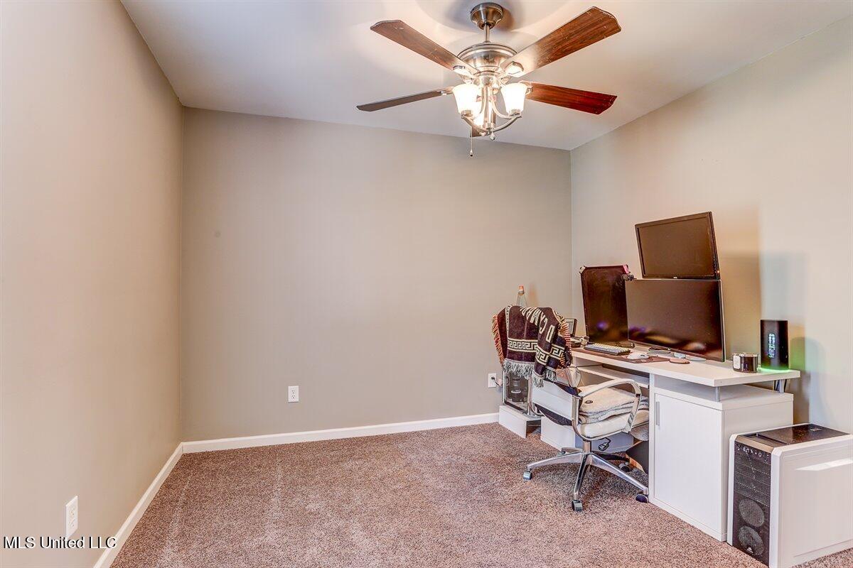 3601 Harvest Tree Drive Property Photo 33