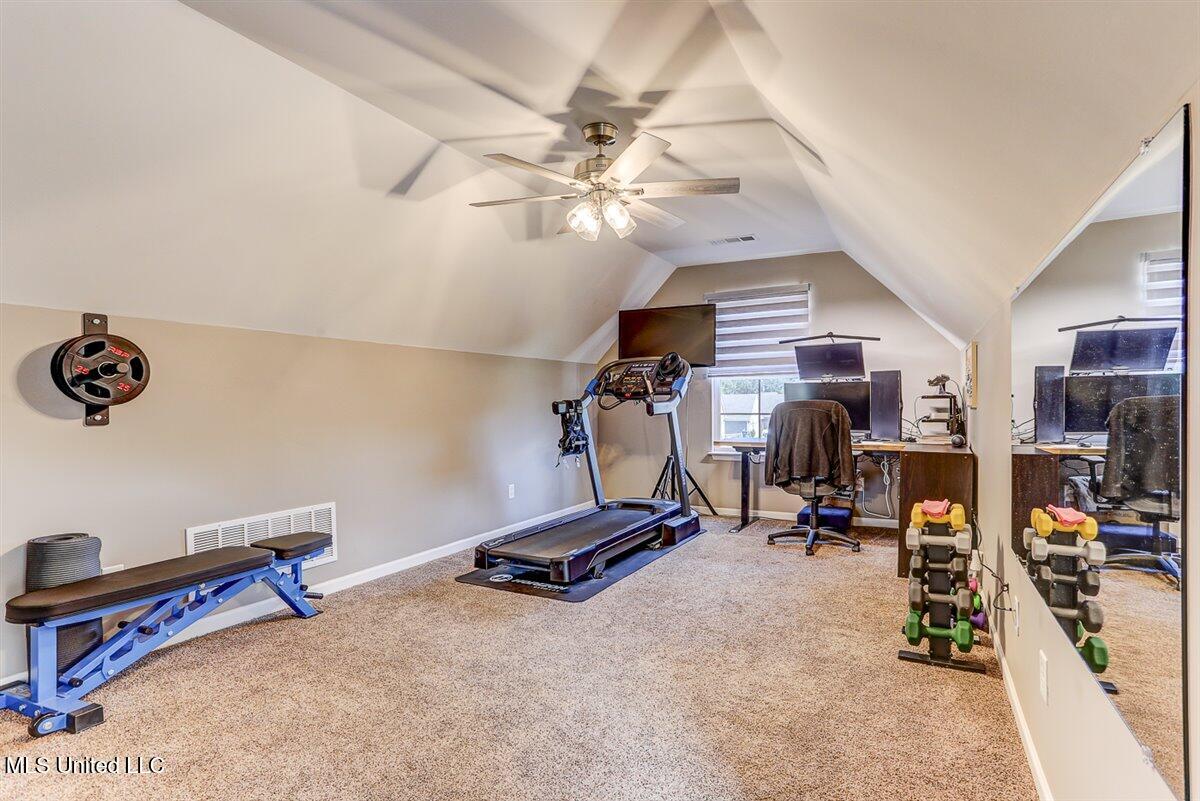 3601 Harvest Tree Drive Property Photo 34