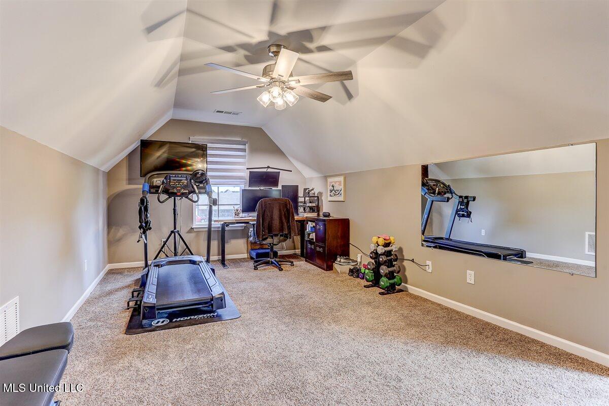 3601 Harvest Tree Drive Property Photo 35