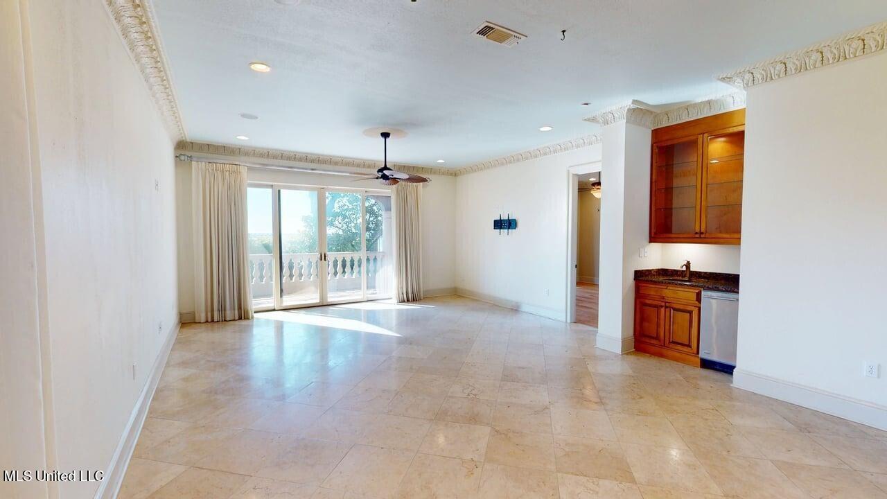 4640 W Beach Boulevard Property Photo 3