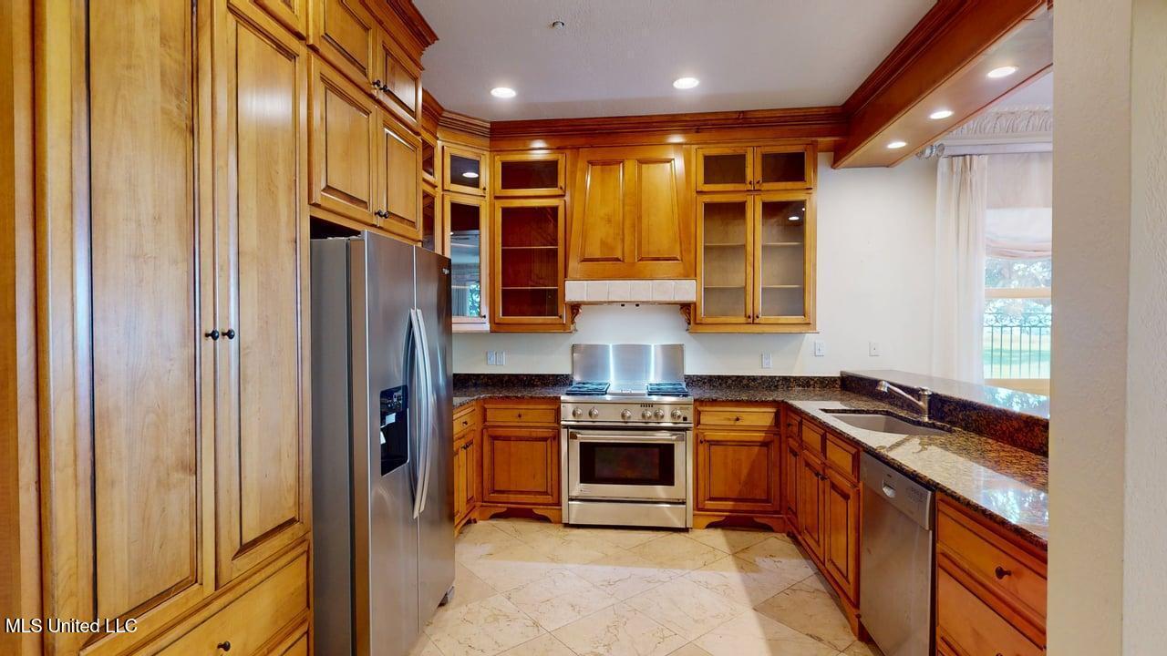 4640 W Beach Boulevard Property Photo 9