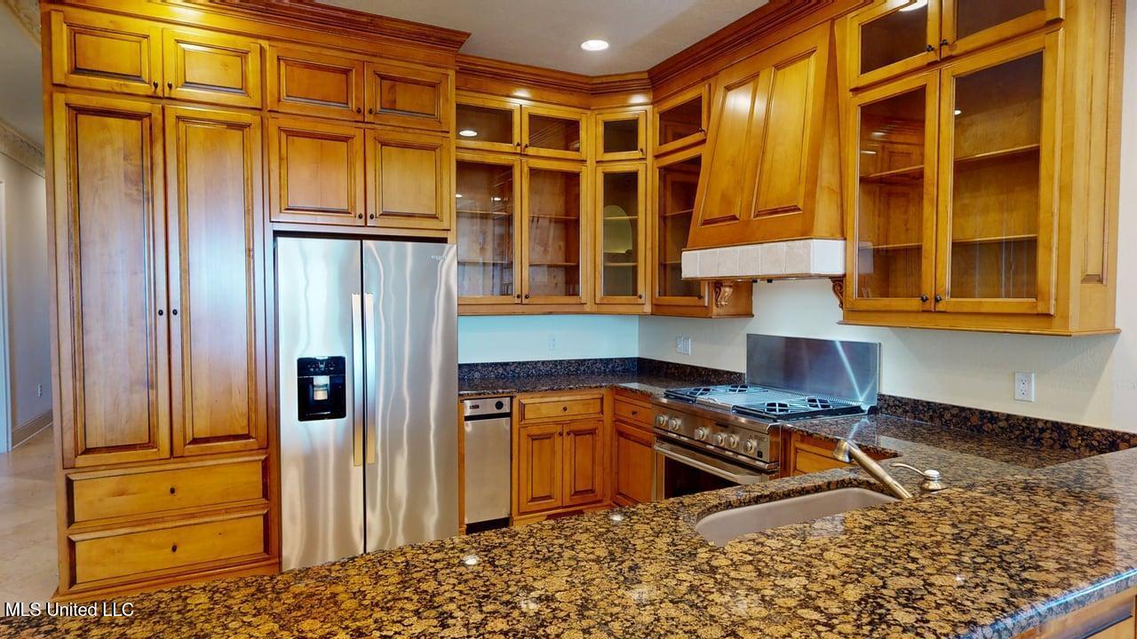 4640 W Beach Boulevard Property Photo 10