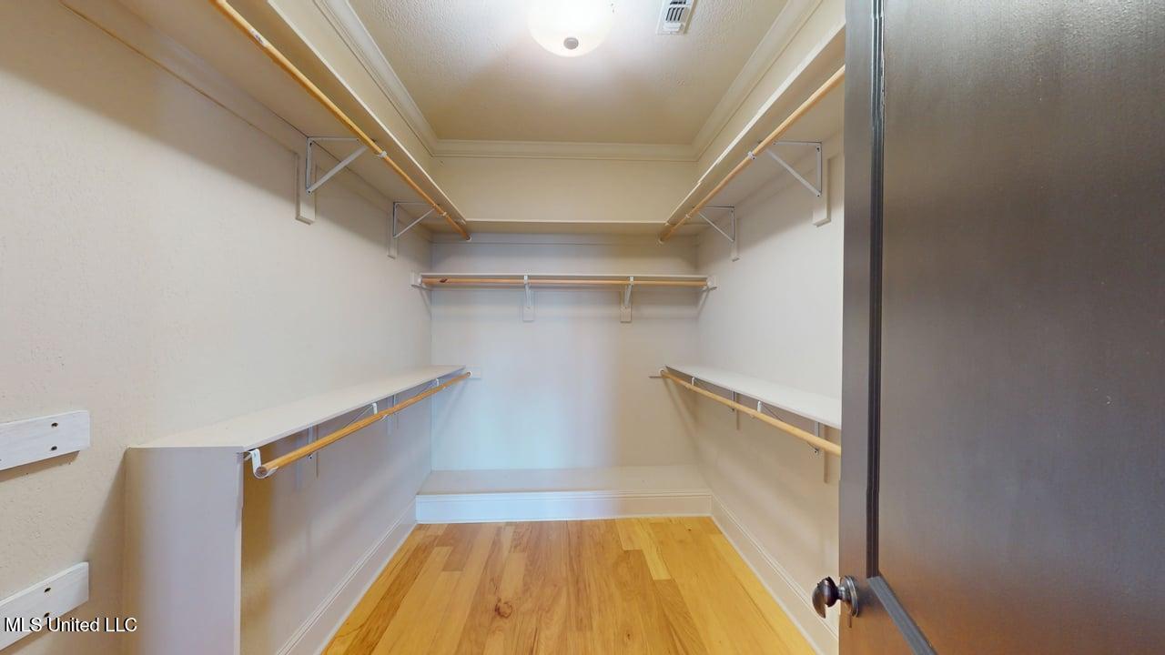 4640 W Beach Boulevard Property Photo 13