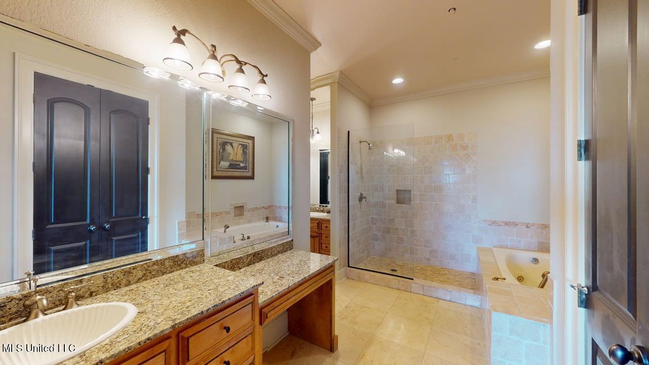 4640 W Beach Boulevard Property Photo 14