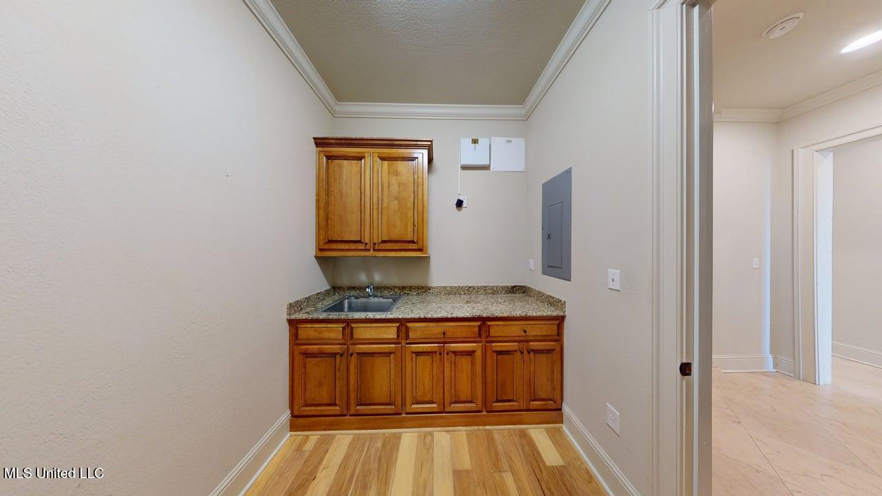 4640 W Beach Boulevard Property Photo 17