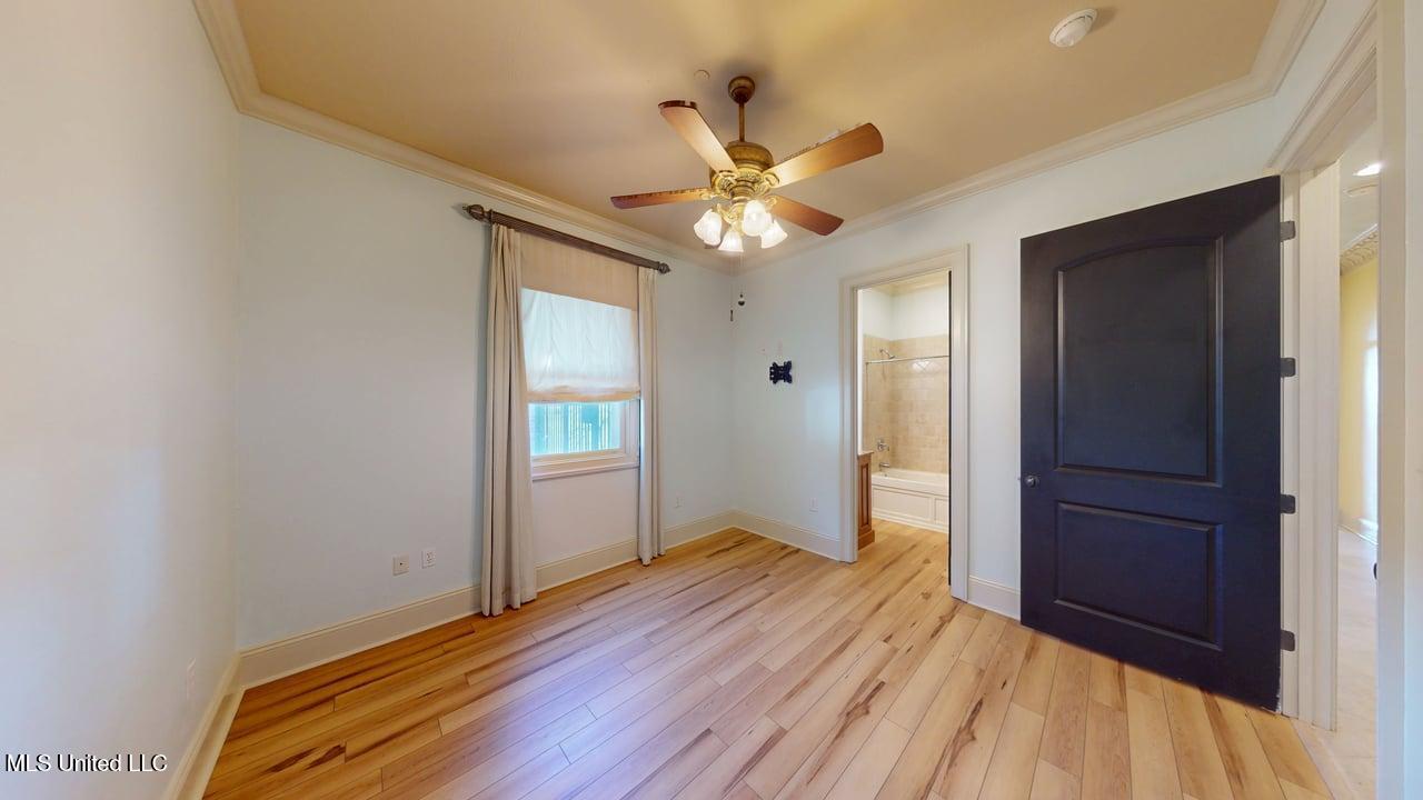 4640 W Beach Boulevard Property Photo 19