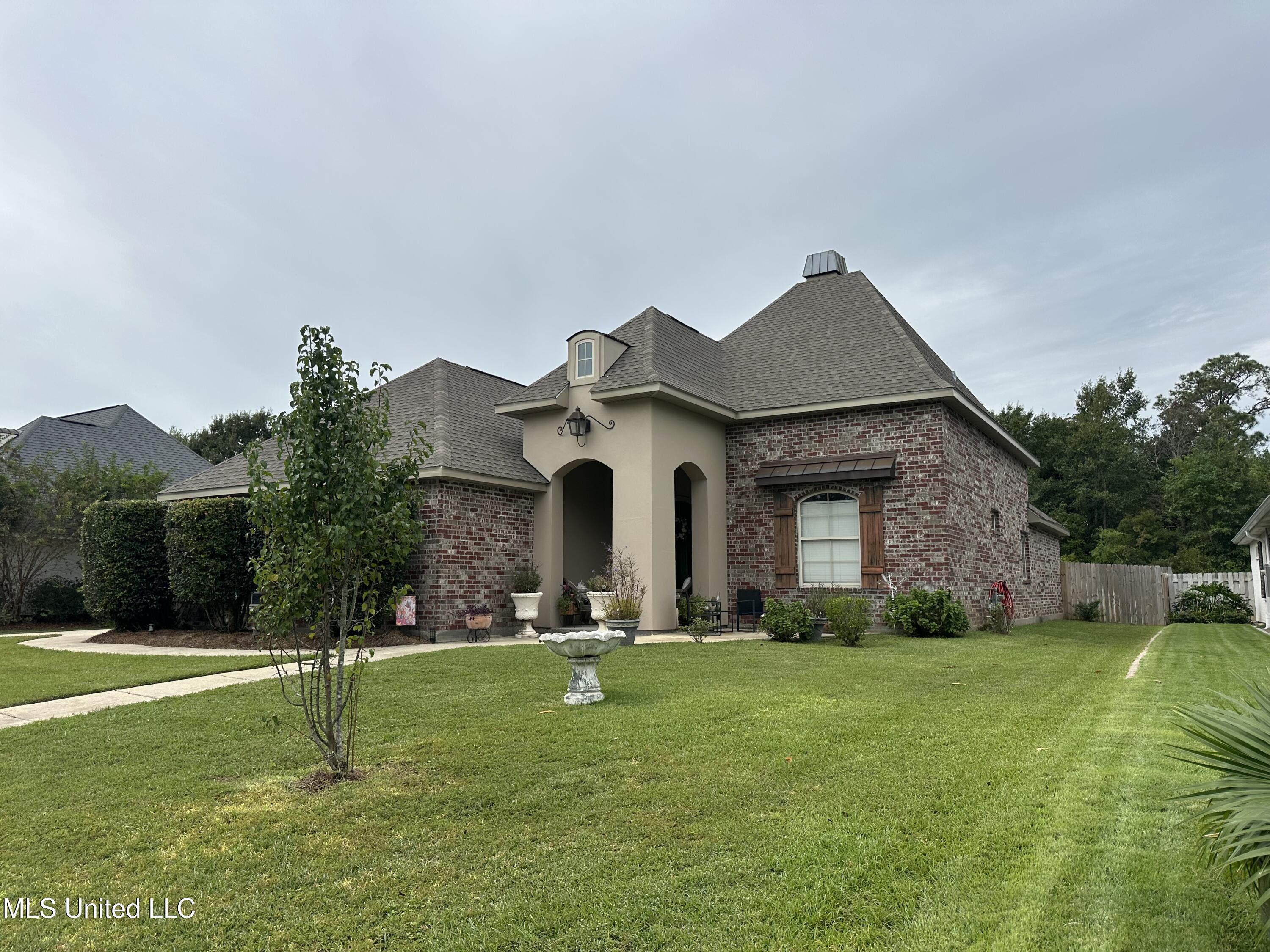 147 Sea Oaks Boulevard Property Photo 1