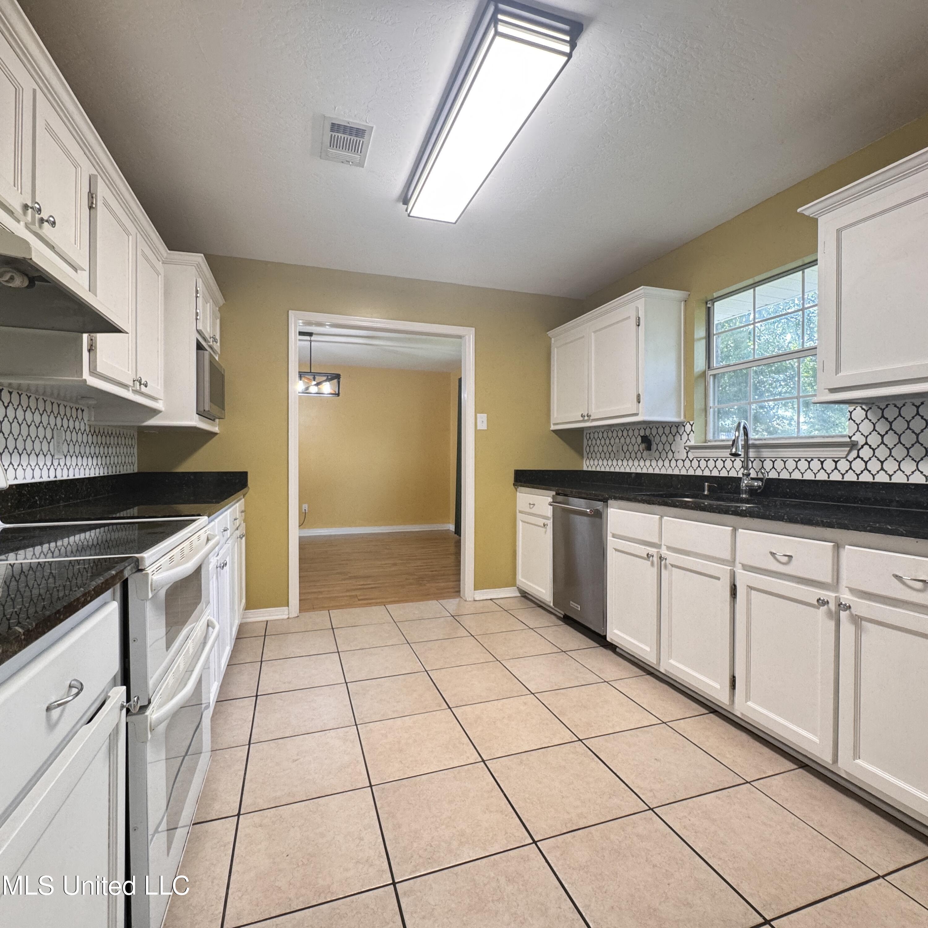 7828 Koko Place Property Photo 10