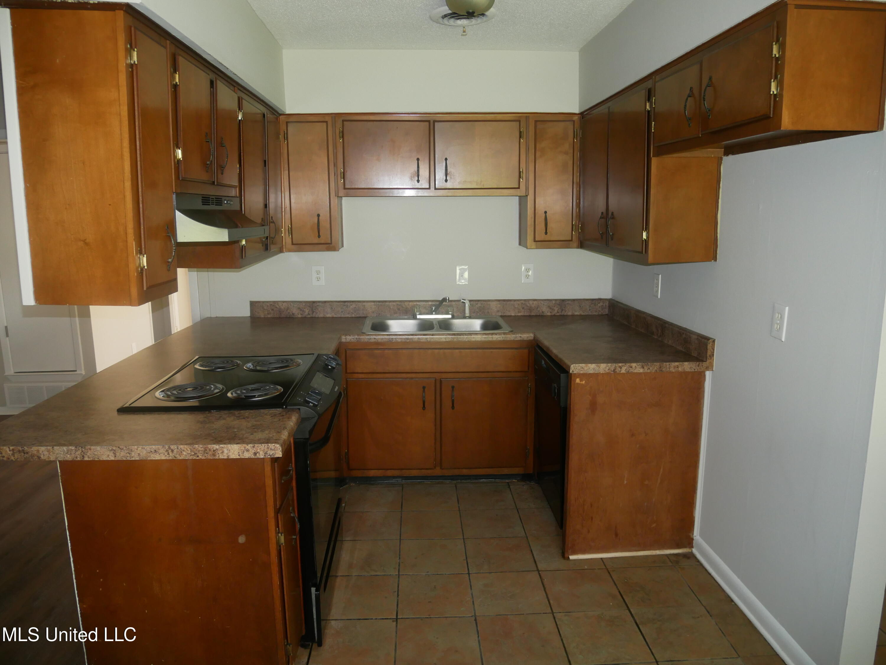 3330 Mayfair Road Property Photo 3