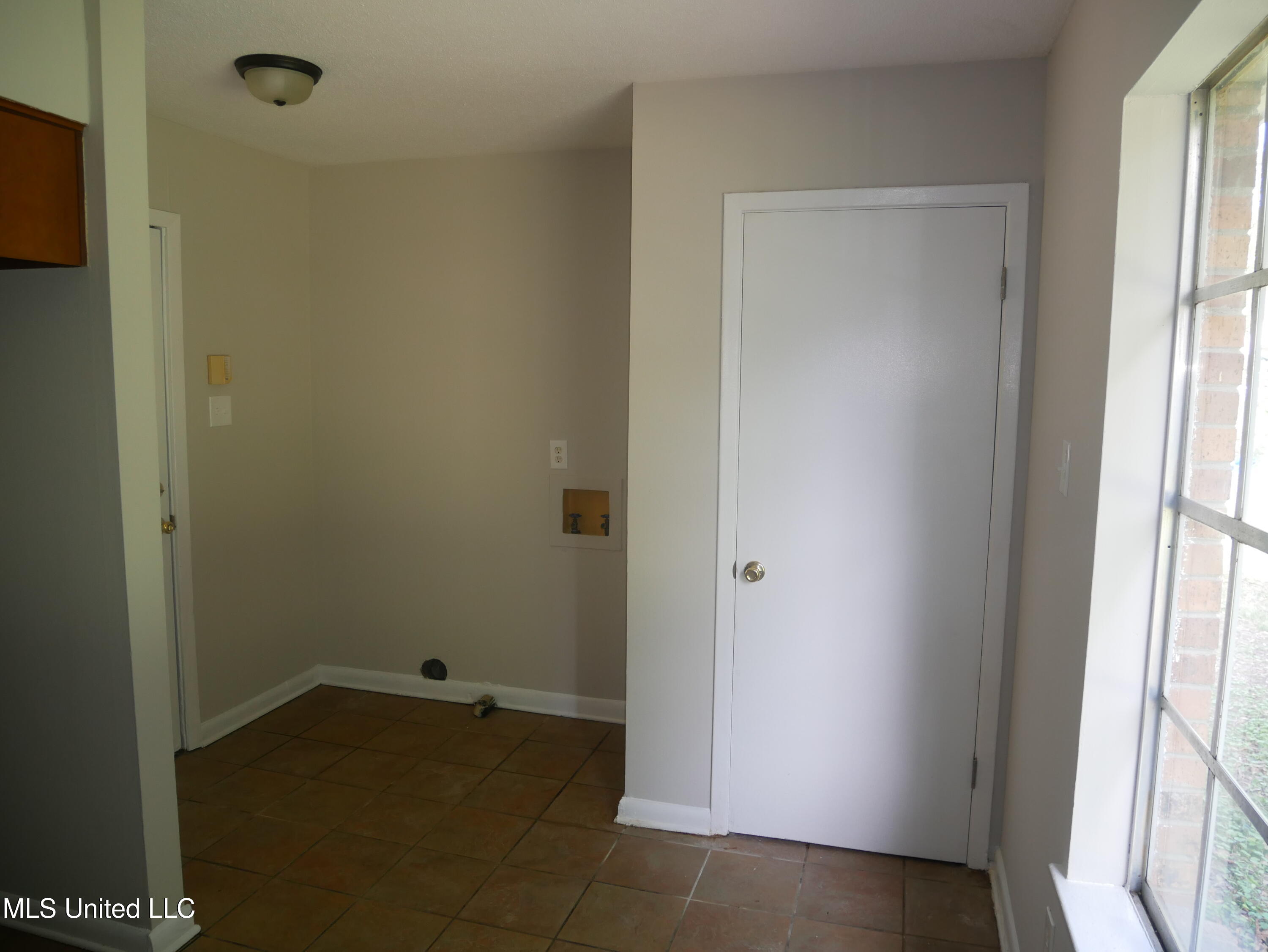 3330 Mayfair Road Property Photo 4