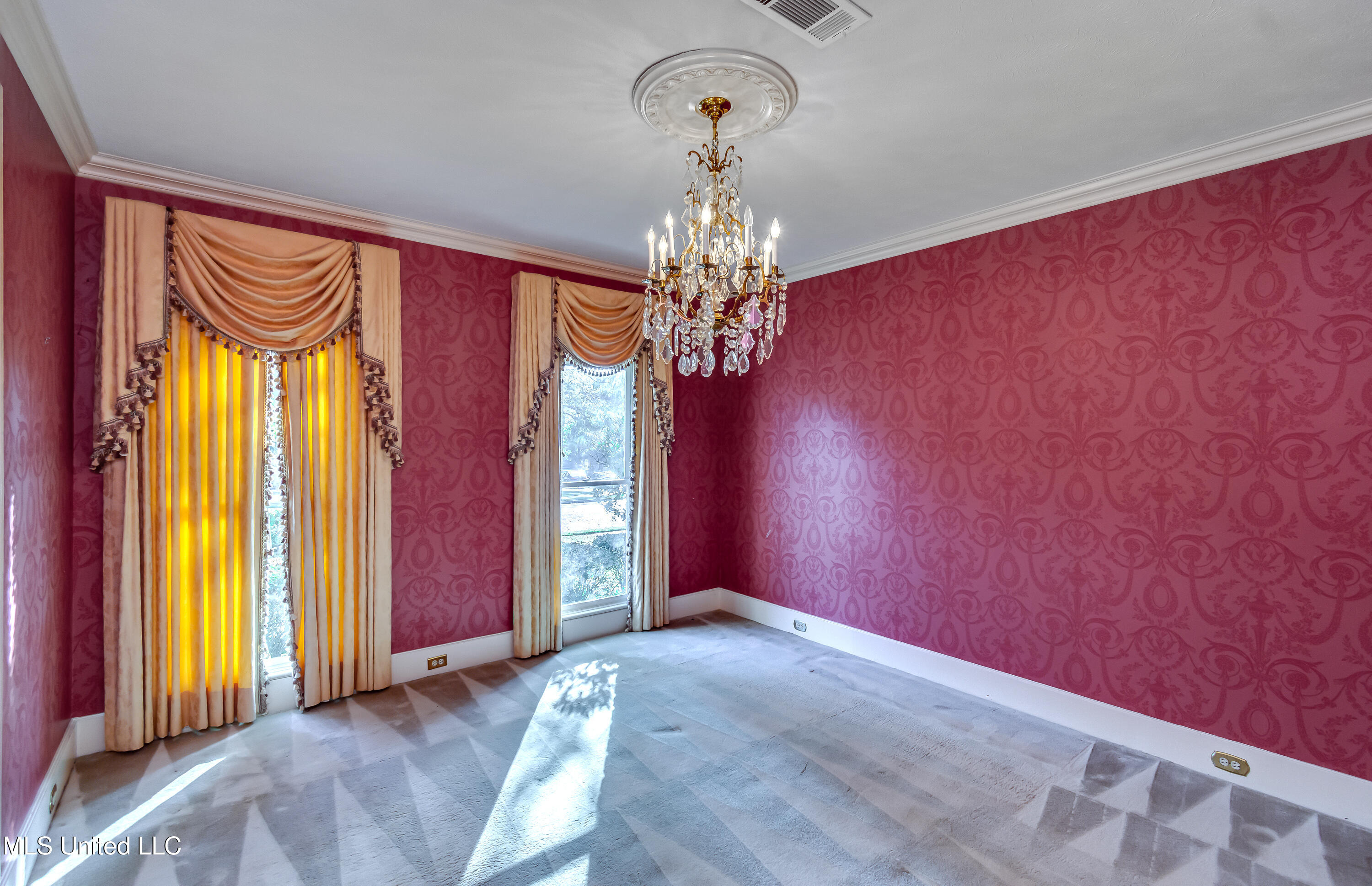 11 S Crownpointe Drive Property Photo 7