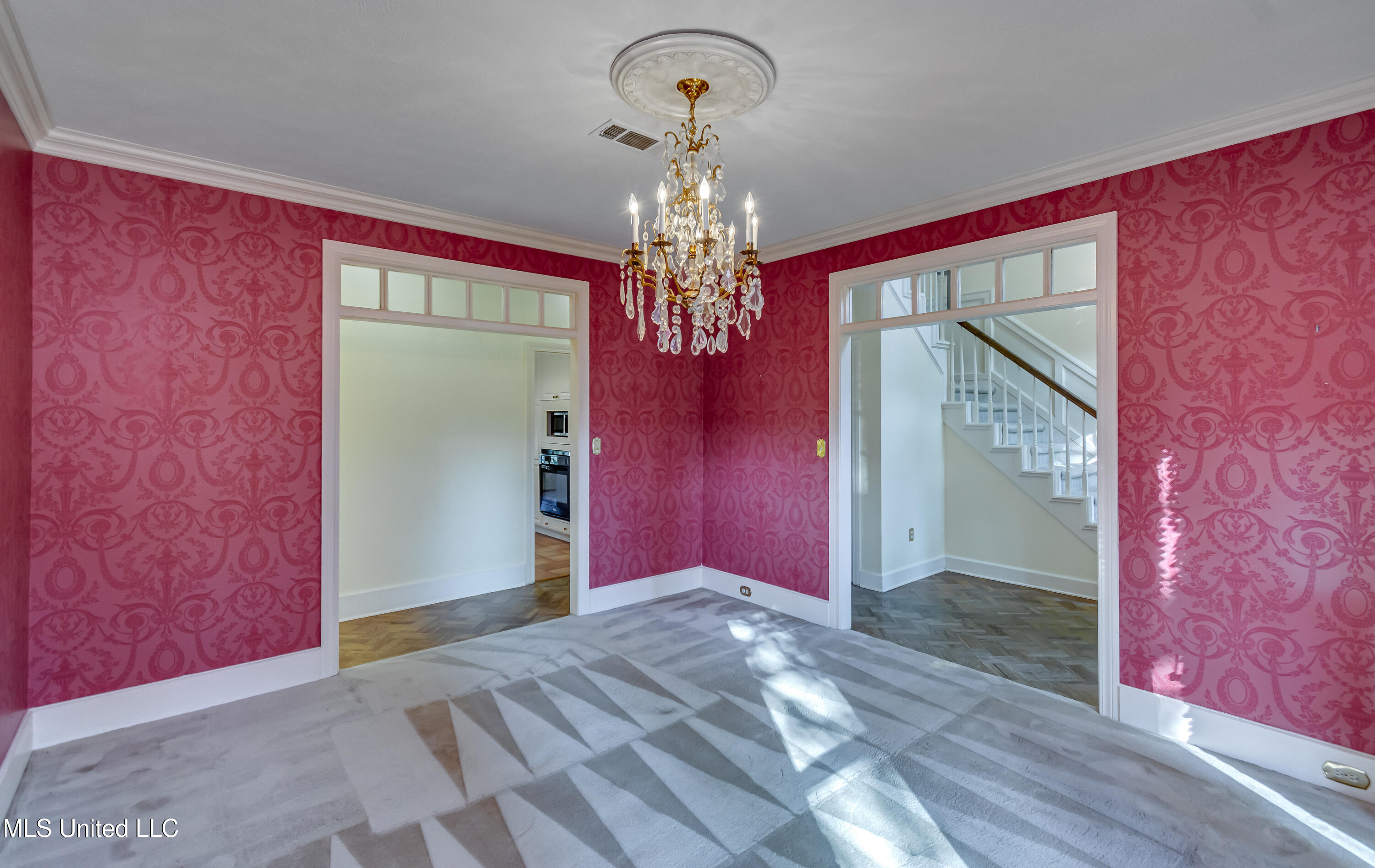 11 S Crownpointe Drive Property Photo 9