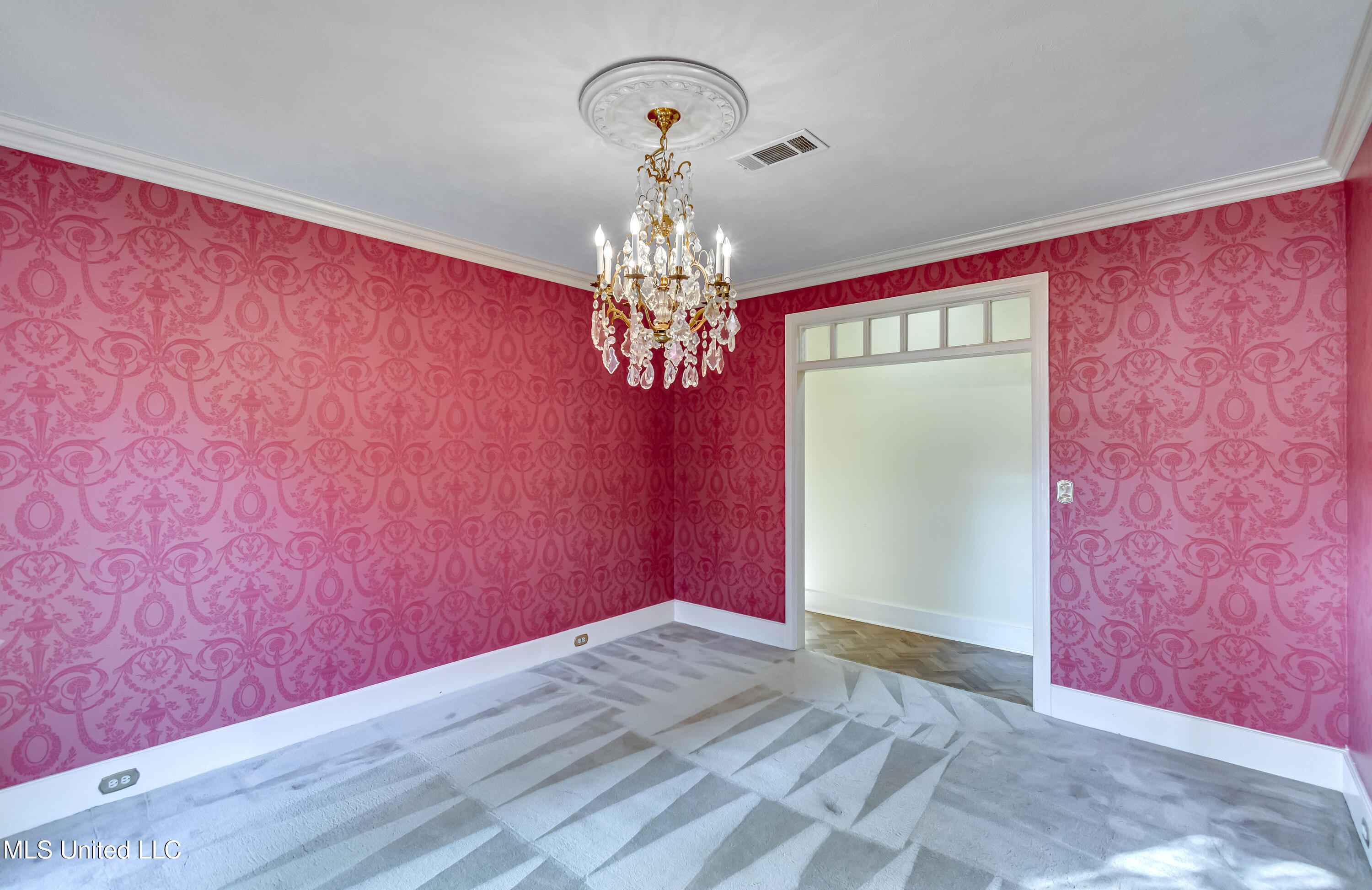 11 S Crownpointe Drive Property Photo 10