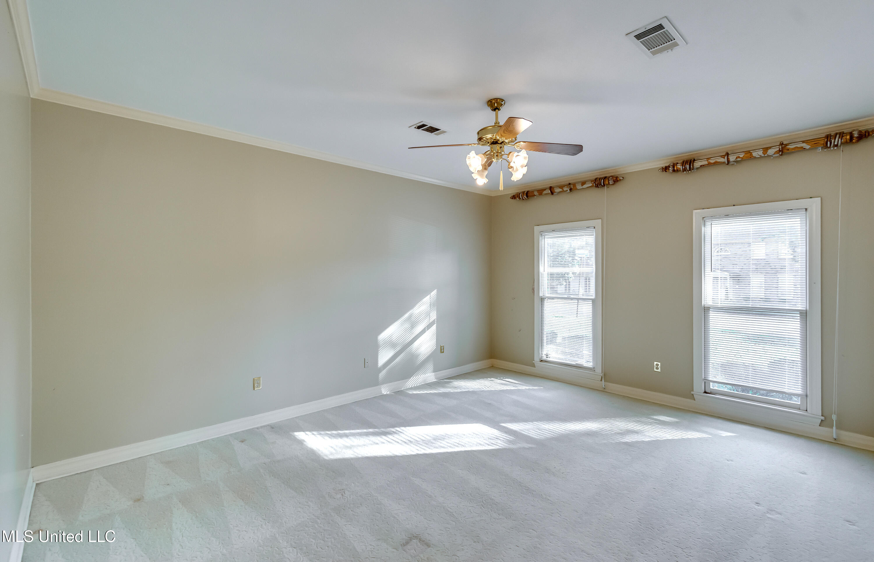 11 S Crownpointe Drive Property Photo 33