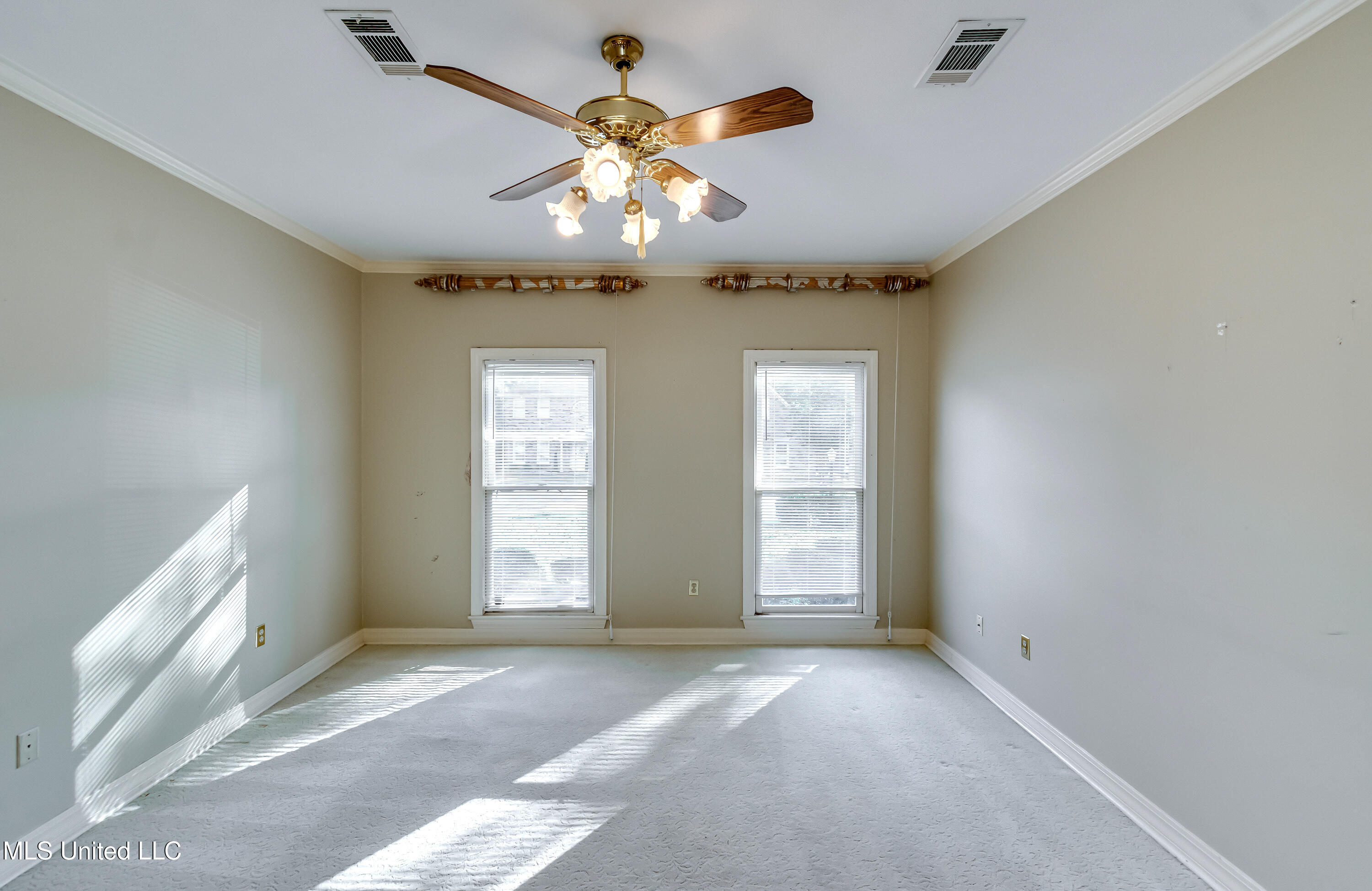 11 S Crownpointe Drive Property Photo 37