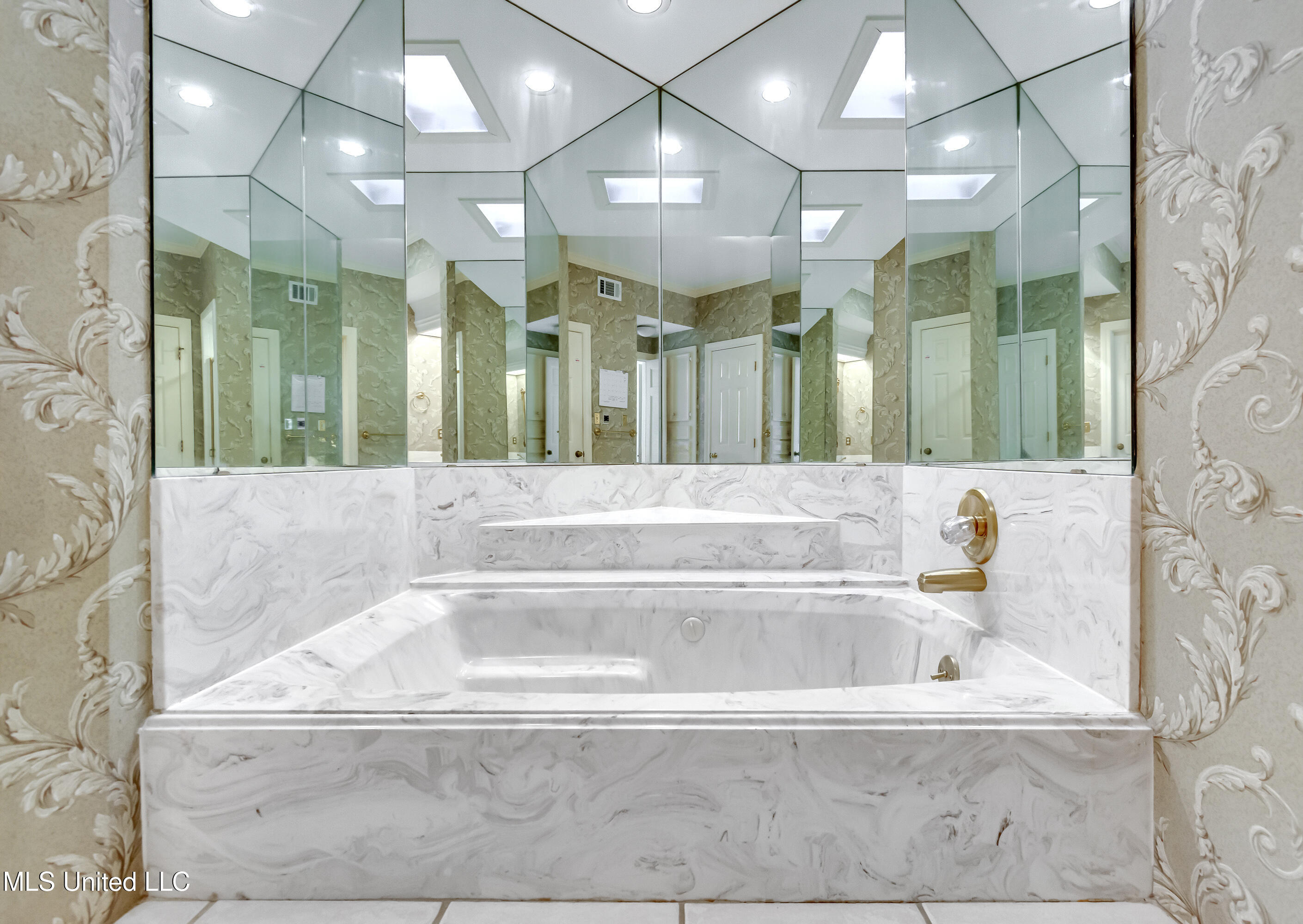 11 S Crownpointe Drive Property Photo 42