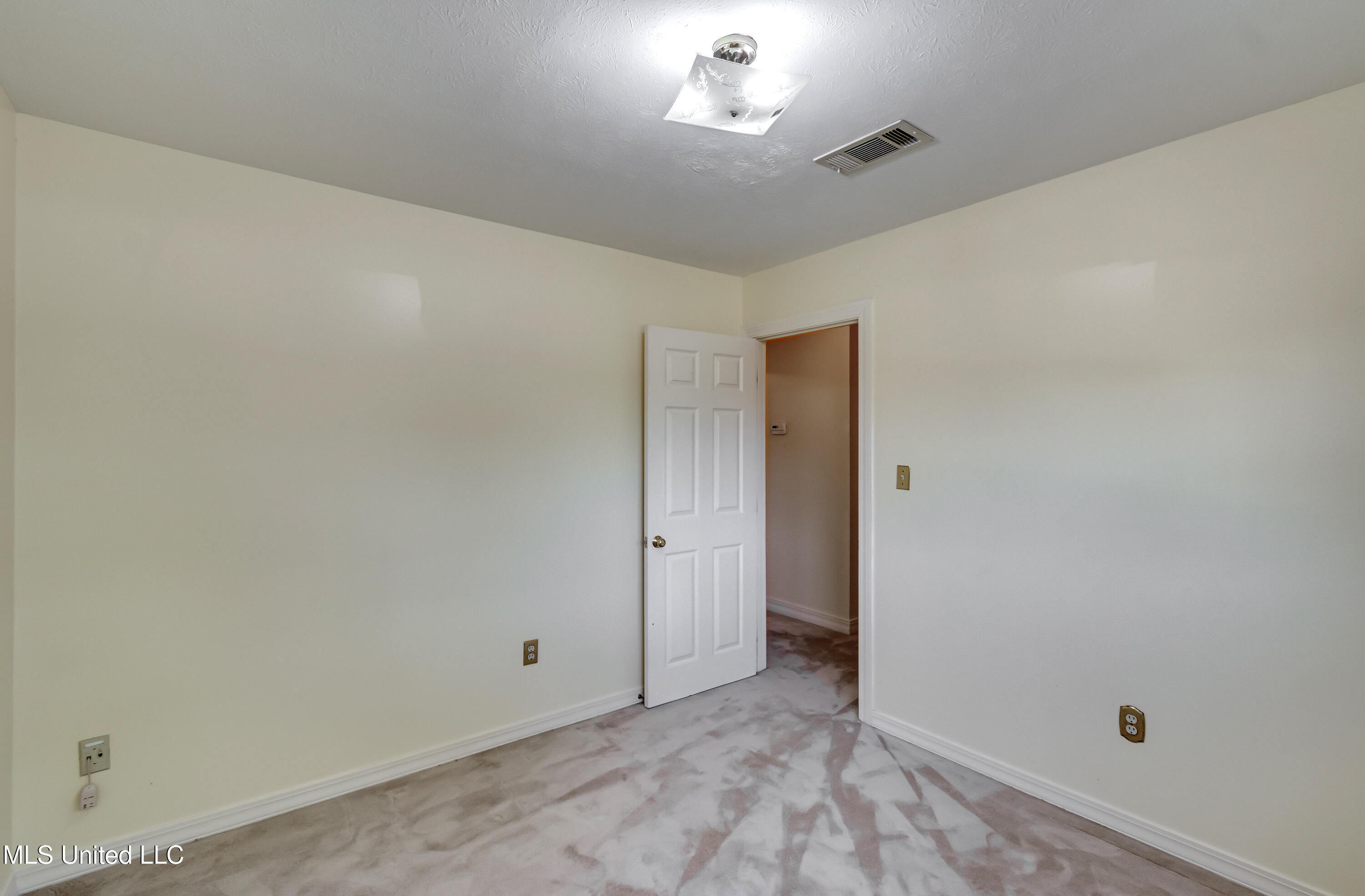 11 S Crownpointe Drive Property Photo 54