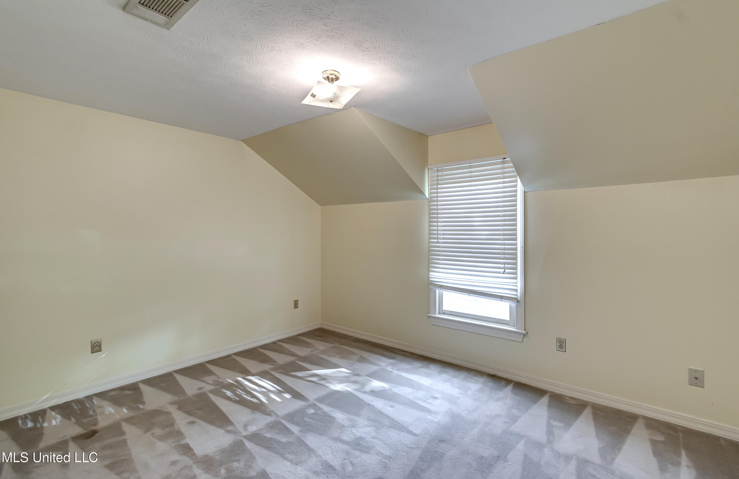 11 S Crownpointe Drive Property Photo 56