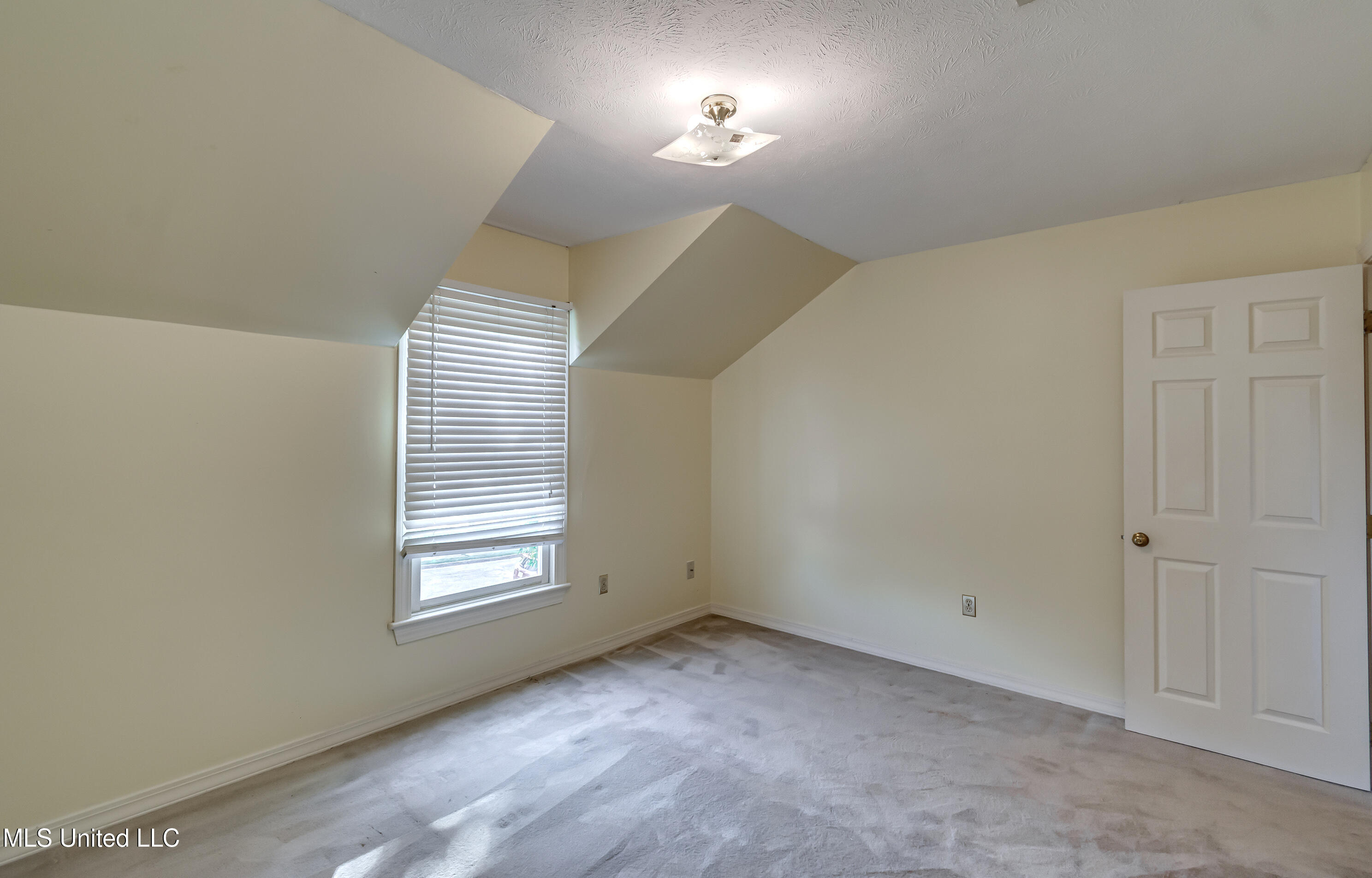 11 S Crownpointe Drive Property Photo 59