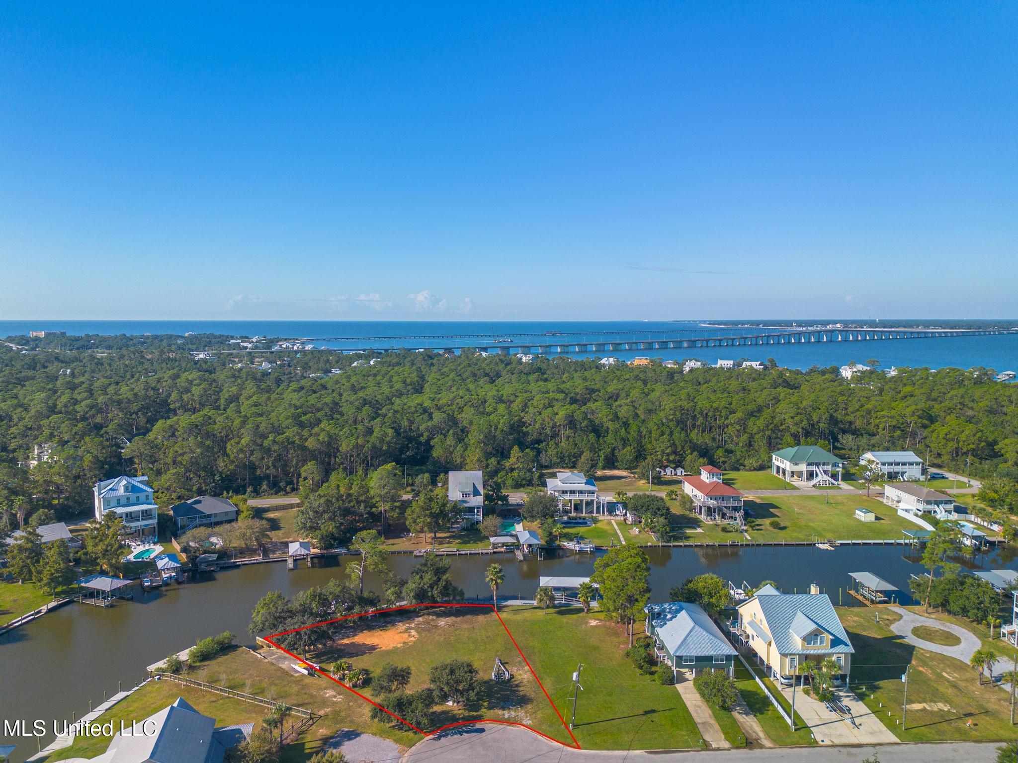 Golf View Drive Property Photo 1