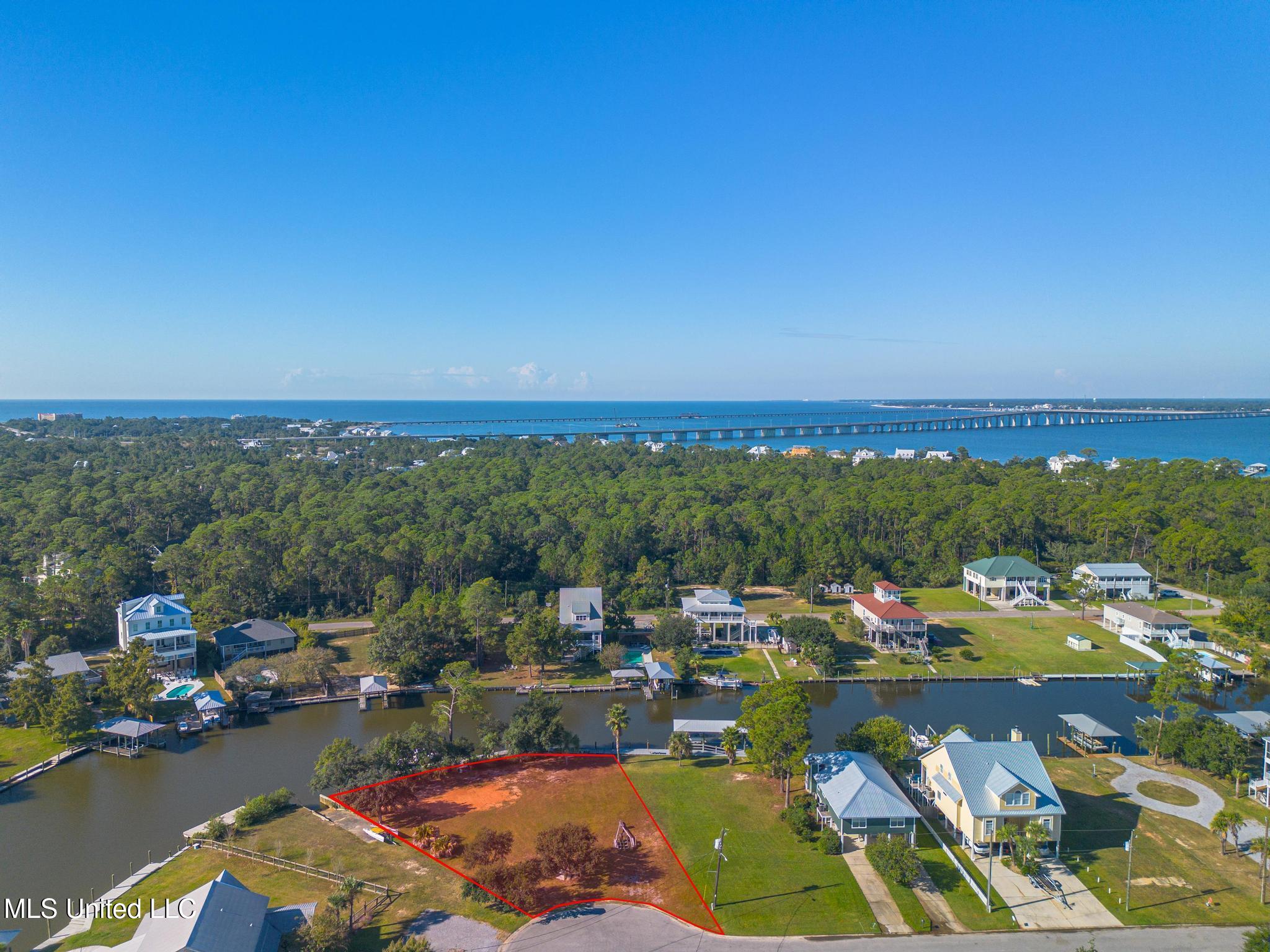 Golf View Drive Property Photo 2