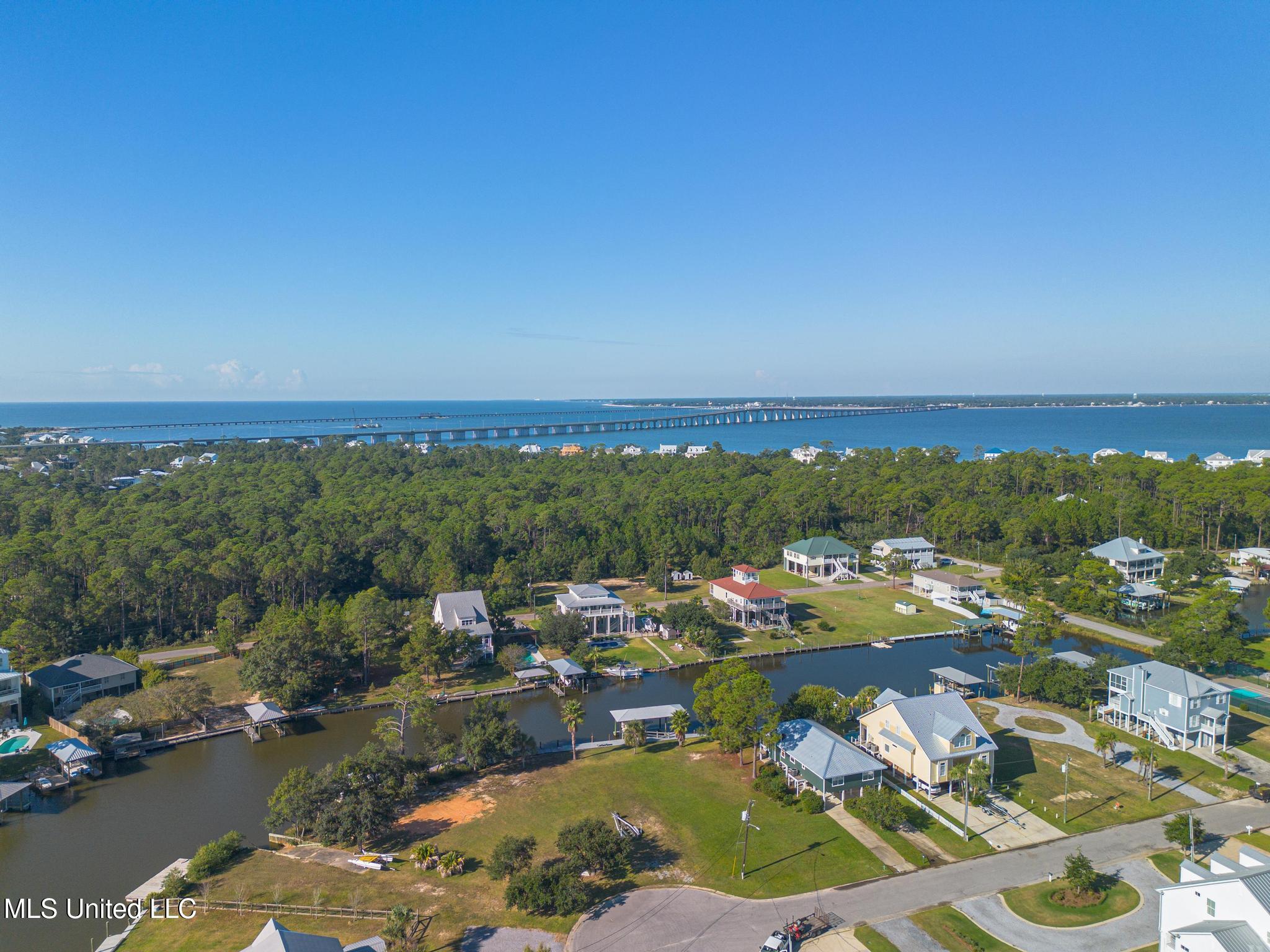 Golf View Drive Property Photo 4