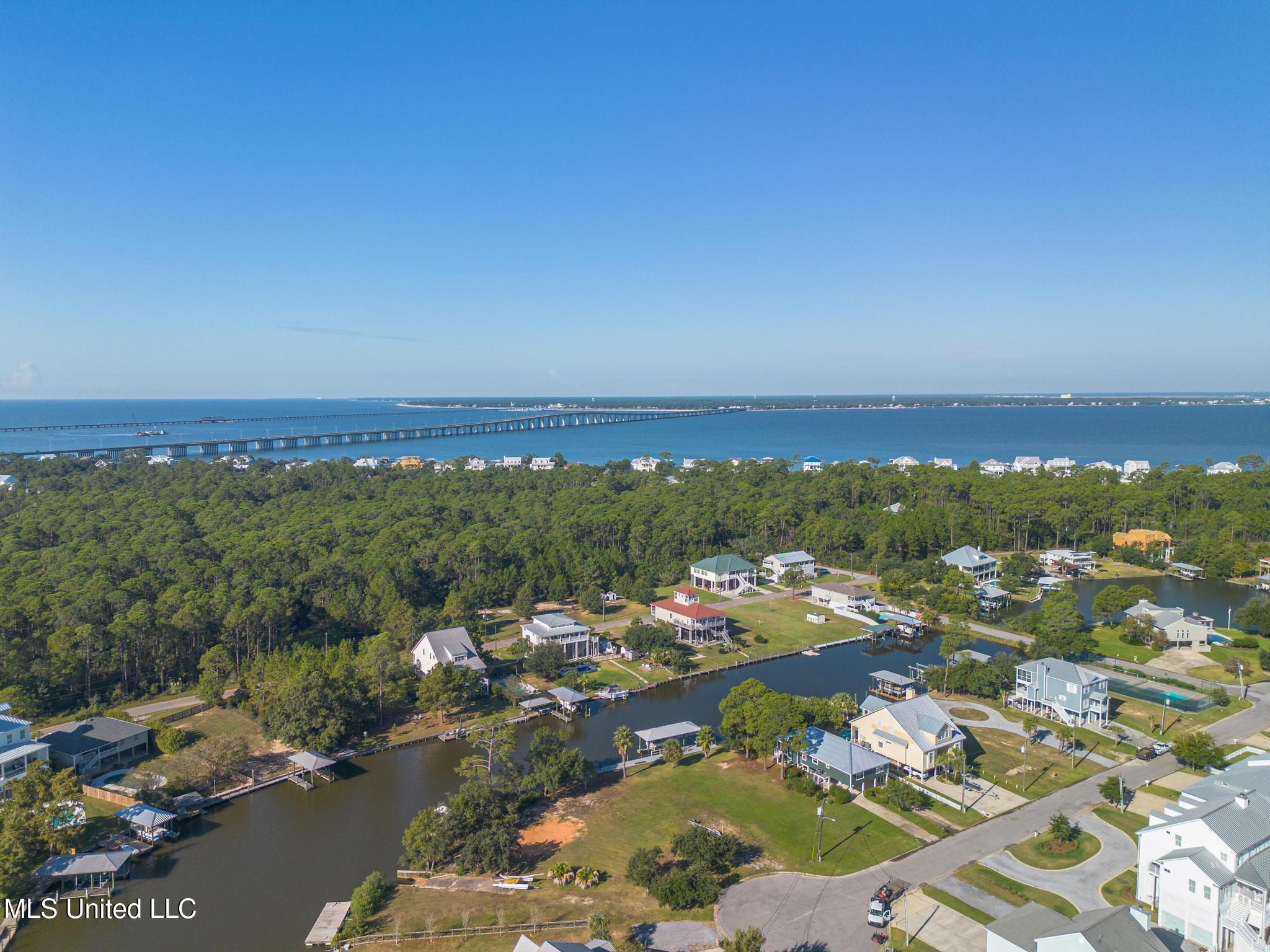 Golf View Drive Property Photo 5