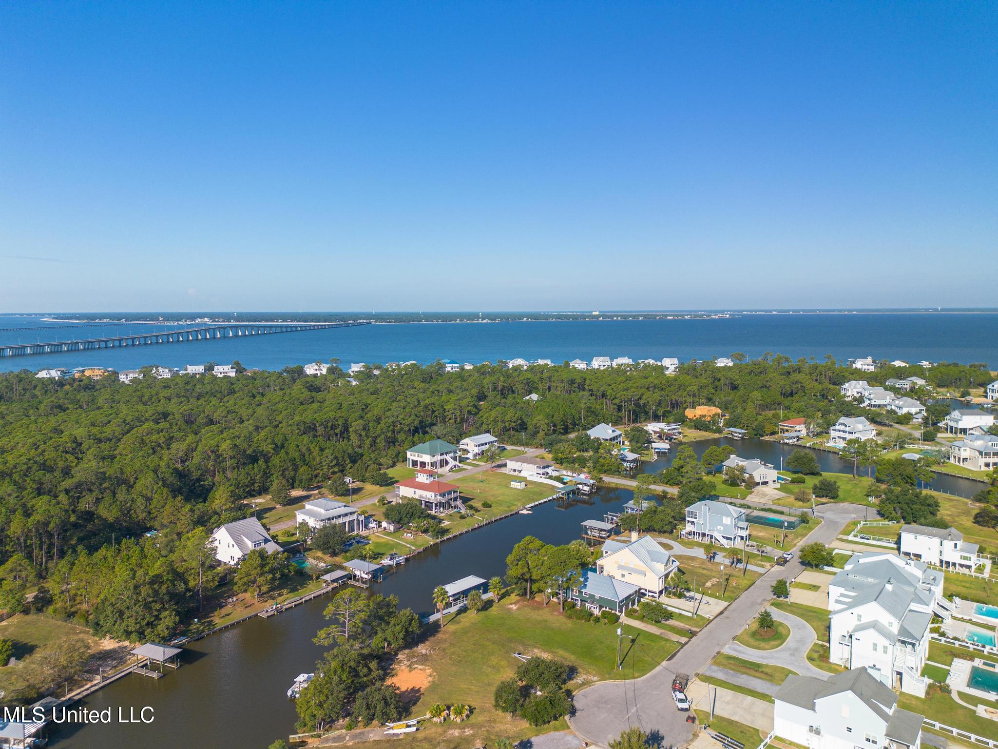 Golf View Drive Property Photo 8