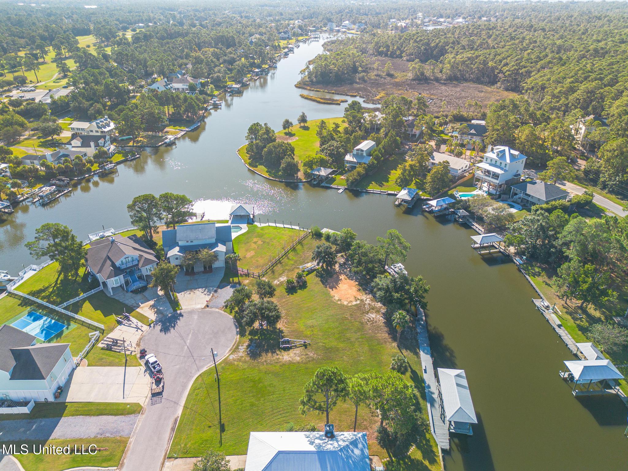 Golf View Drive Property Photo 11