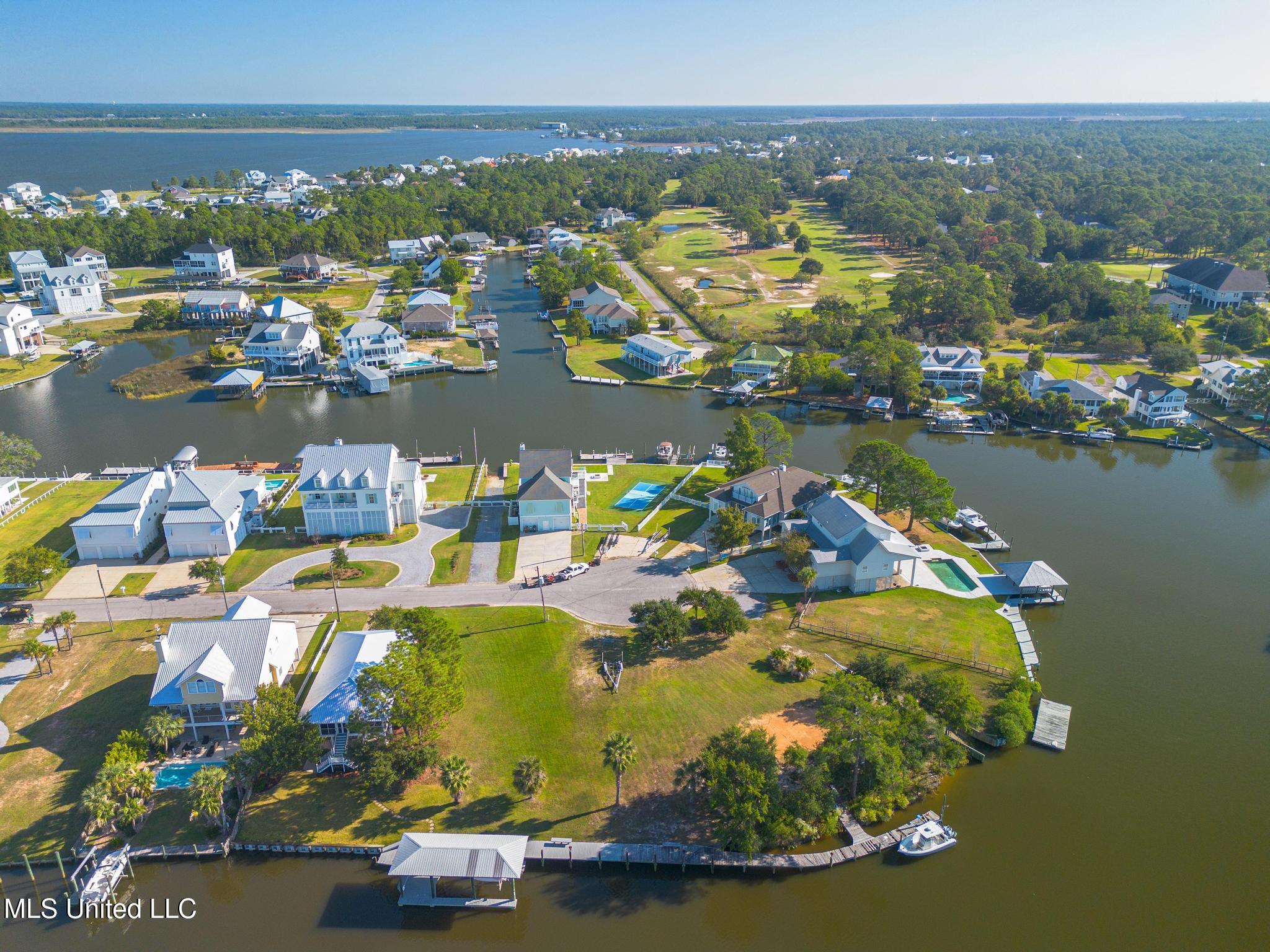 Golf View Drive Property Photo 12