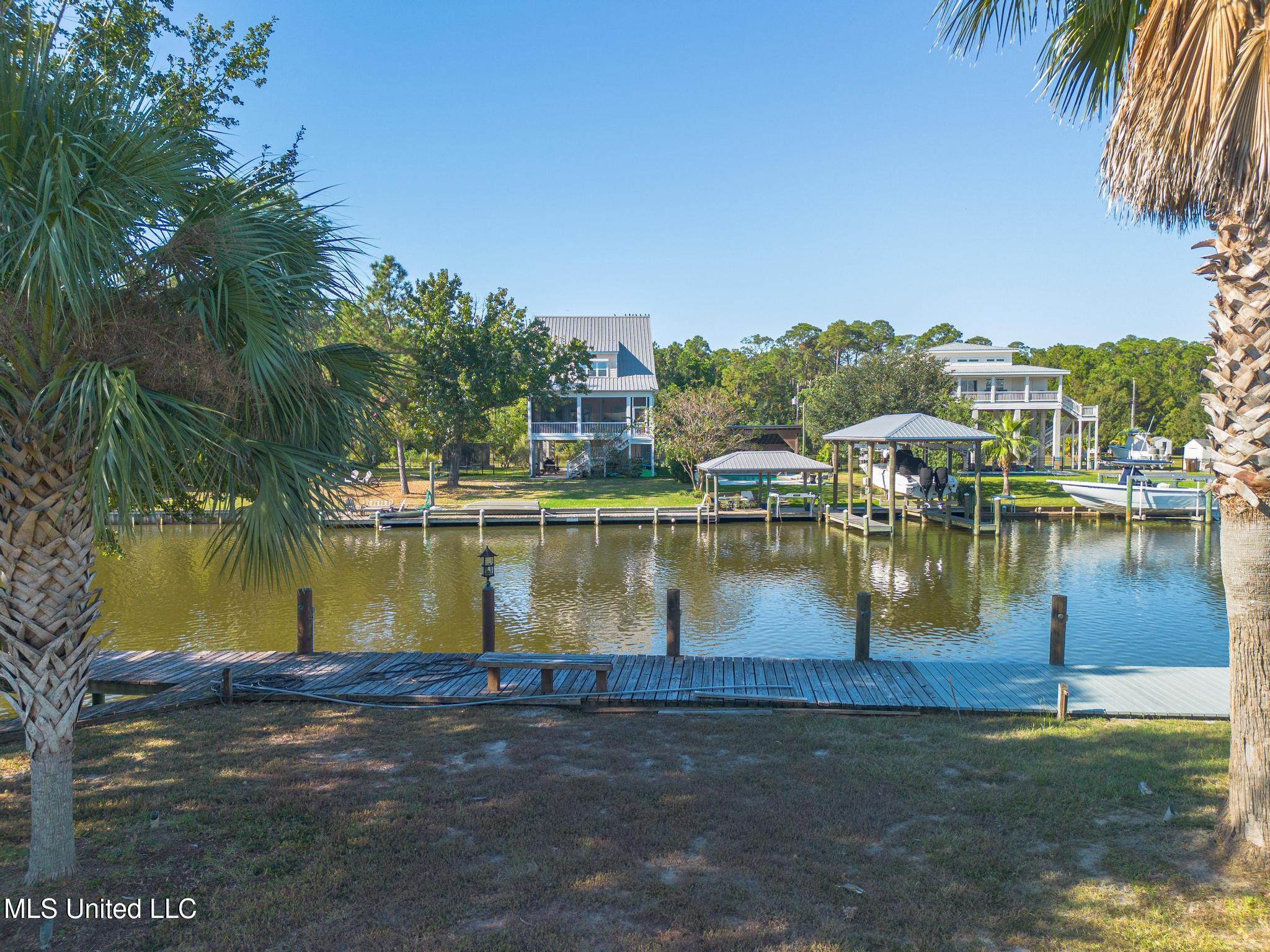 Golf View Drive Property Photo 13