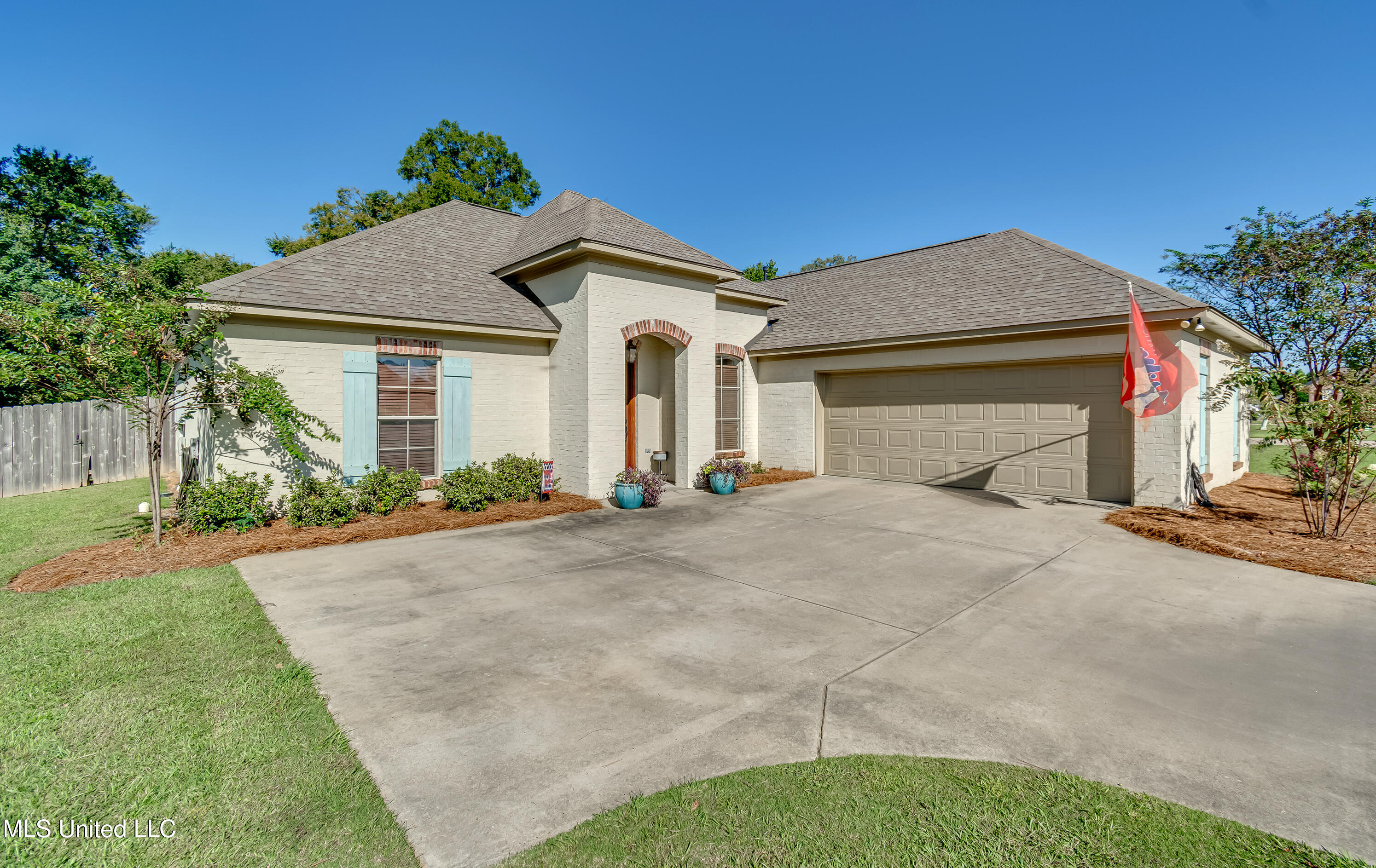 117 Rhodes Lane Property Photo 1