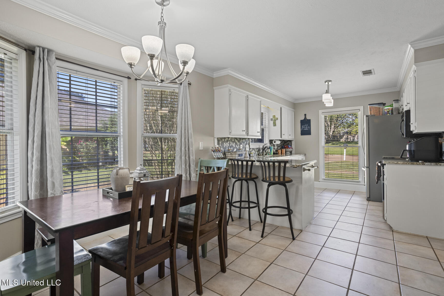 163 Azalea Circle Property Photo 8