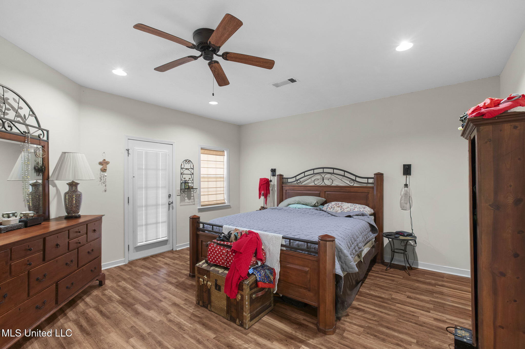 243 Bayview Drive Property Photo 25