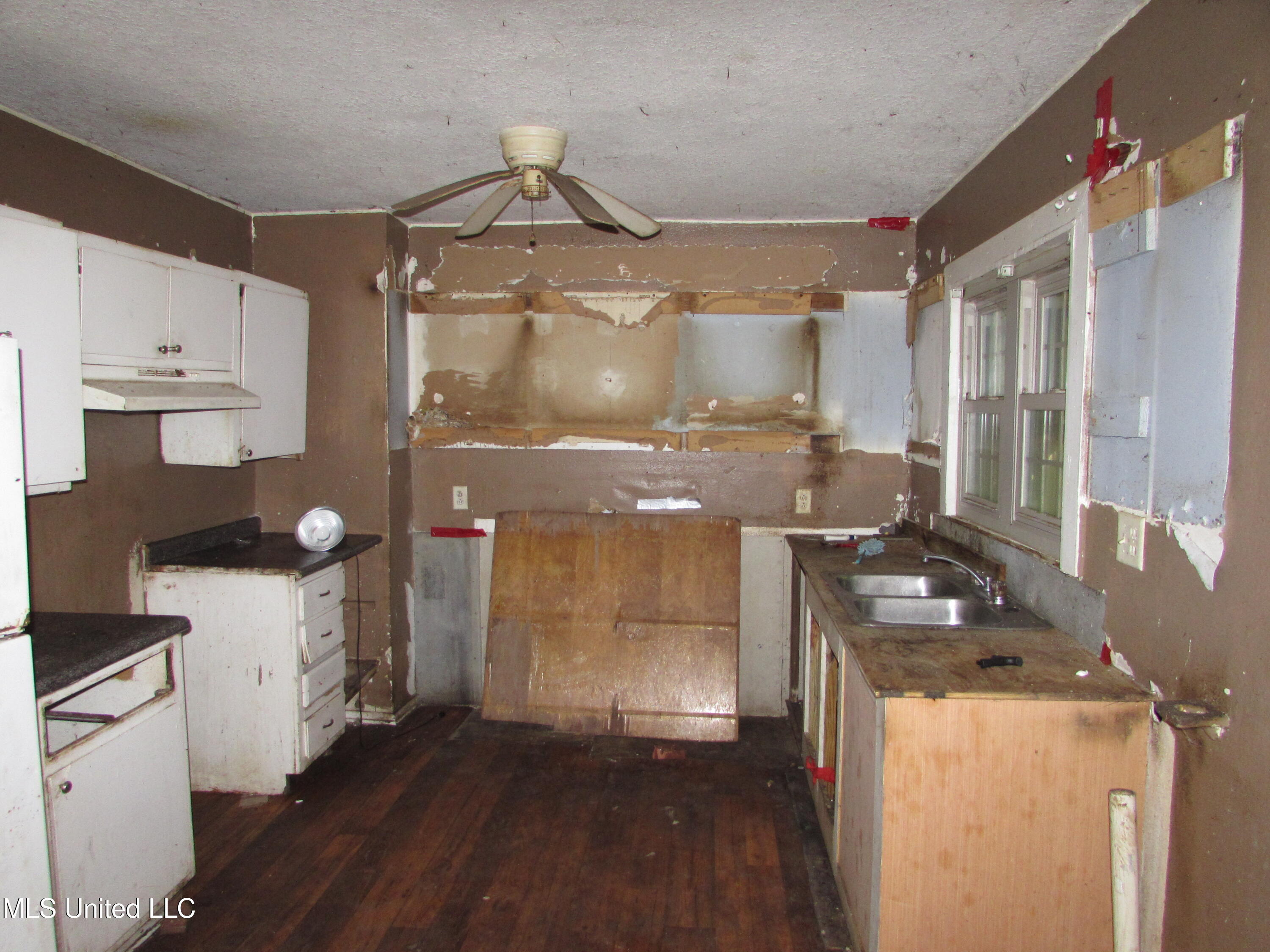 112 31st Street Property Photo 4