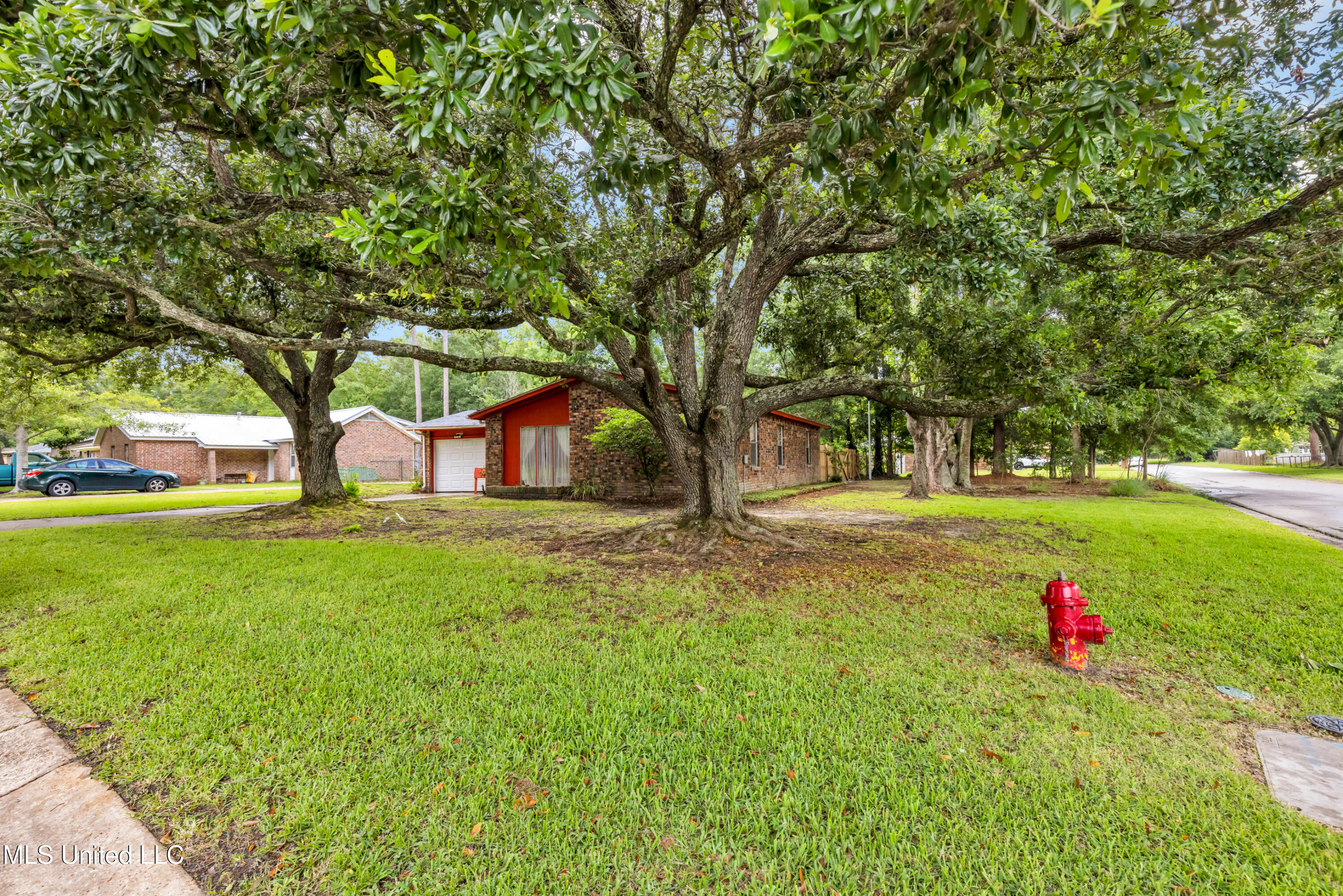 15300 Lansing Drive Property Photo 2